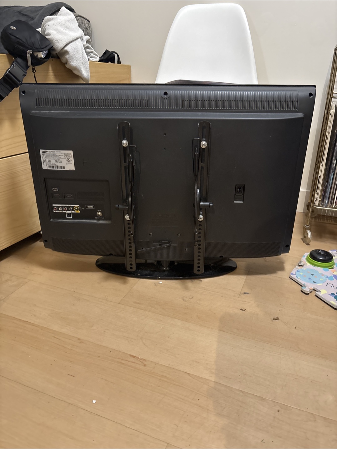 Samsung LN32D403E2D 32" TV - photo 2