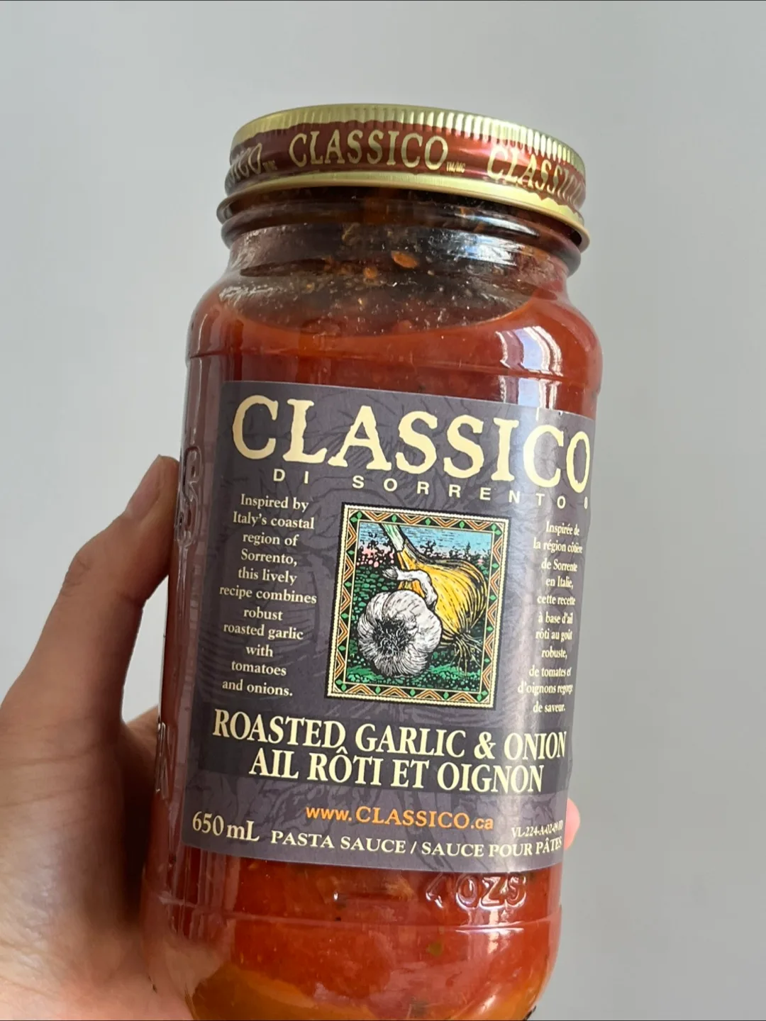 Move out sale✨ Classico Roasted Garlic & Onion Pasta Sauce thumbnail