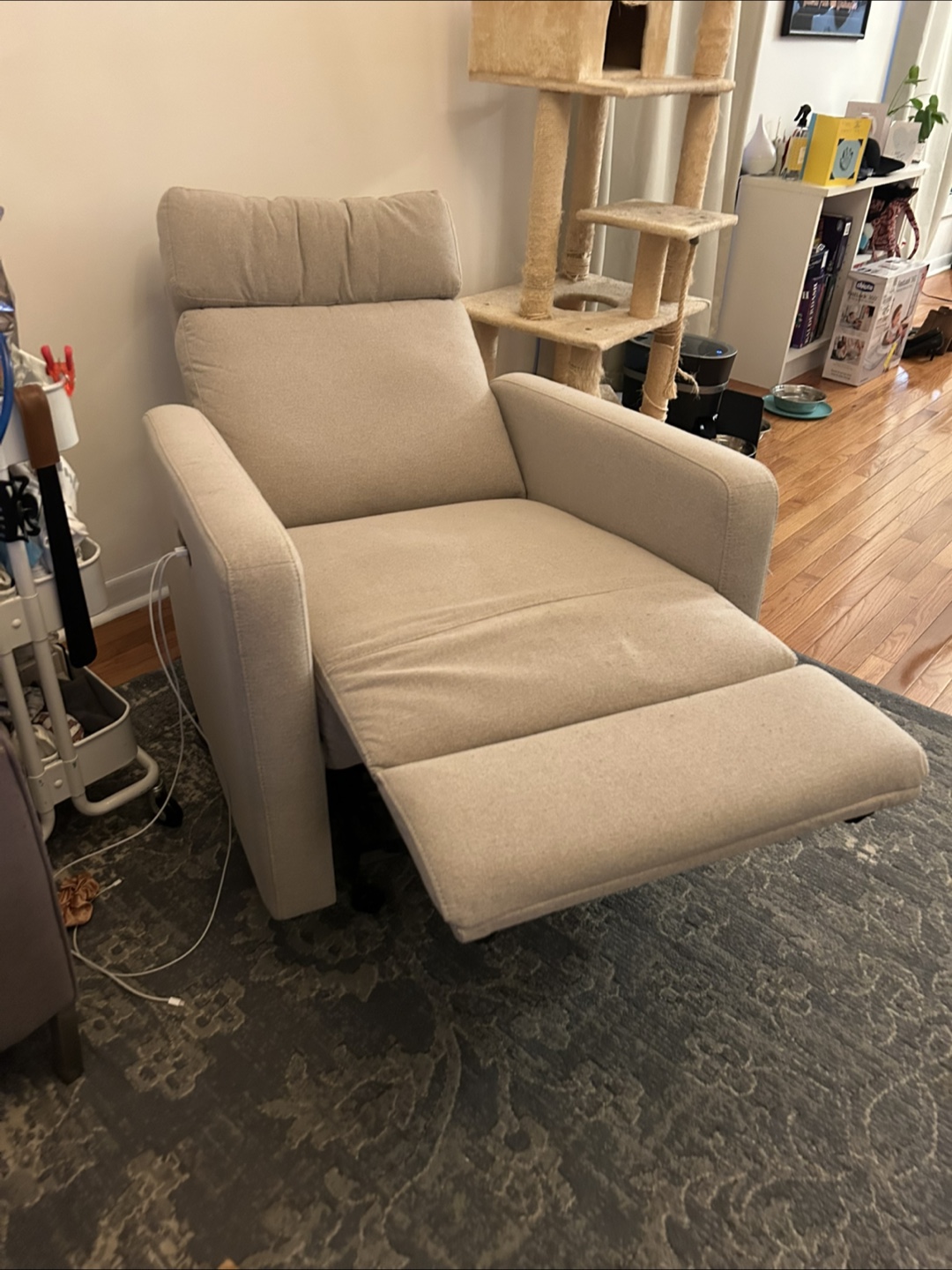 Fabric power recliner chair w power headrest - photo 2