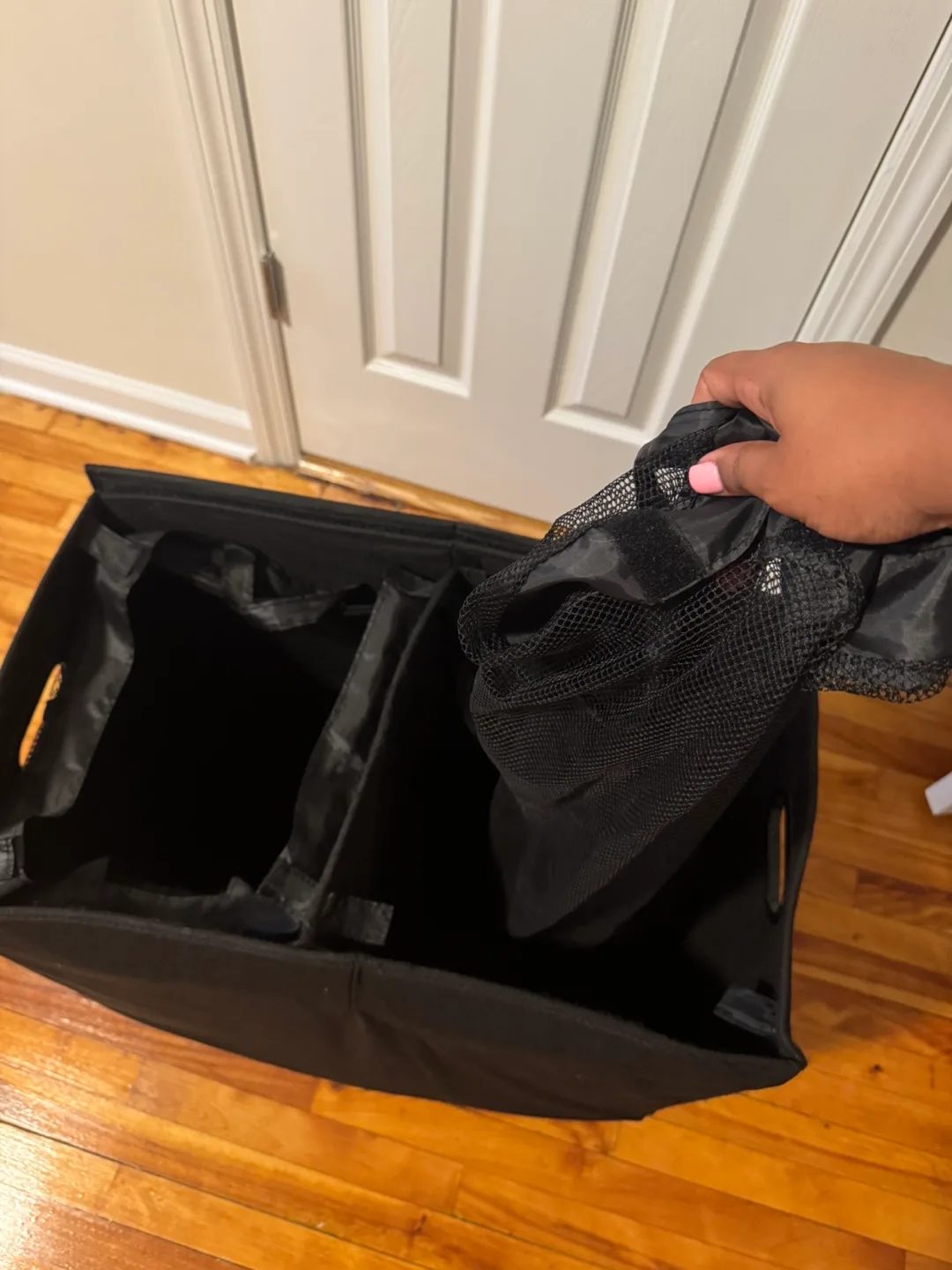 Black Laundry Hamper with Mesh Bags image indicator(5)