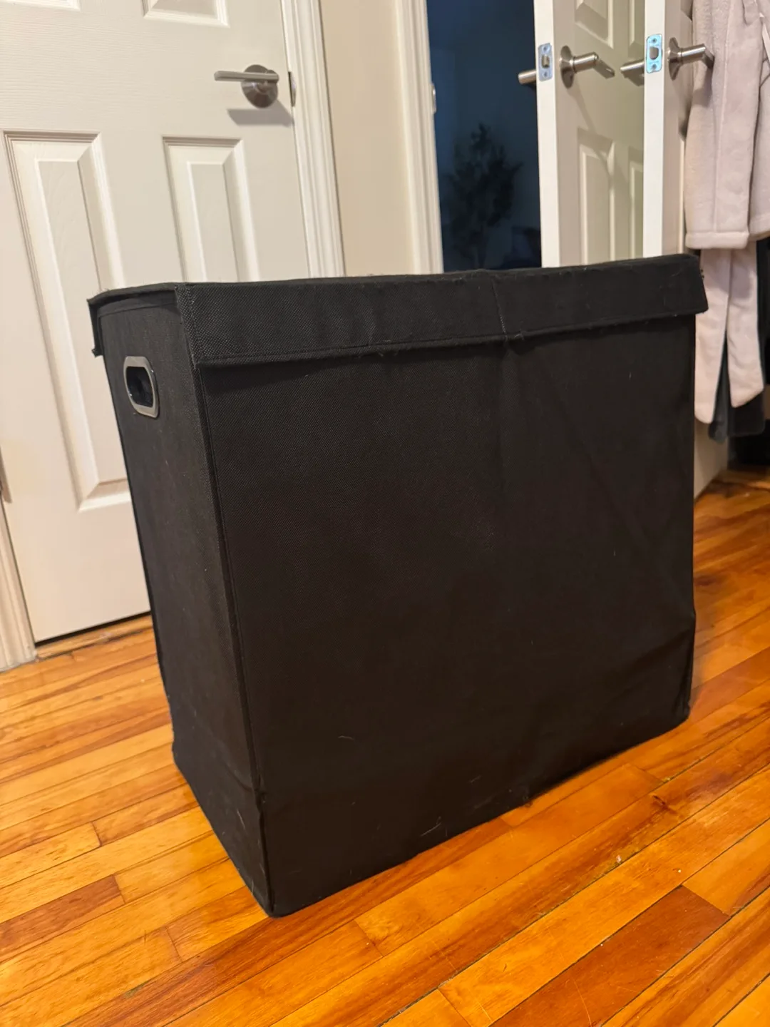 Black Laundry Hamper with Mesh Bags image indicator(3)