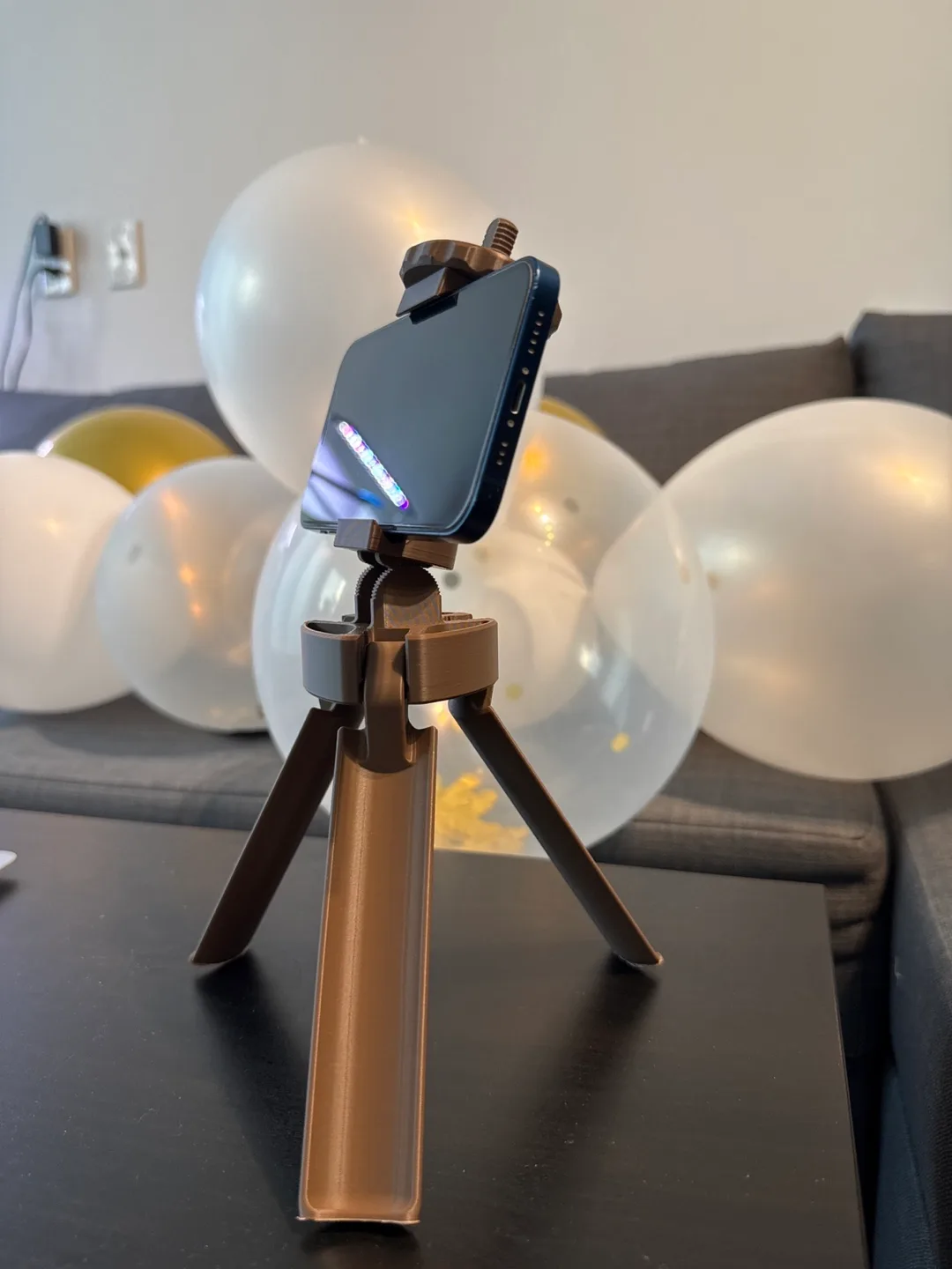 3-D printed Adjustable Phone Tripod Stand image indicator(2)
