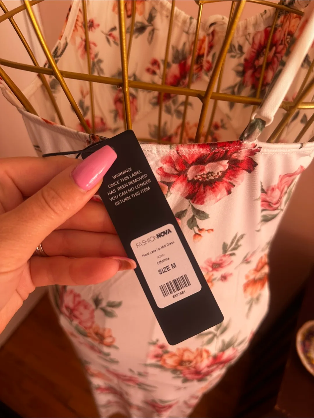 Still has tags! 🇨🇦Floral Lace Up Midi Dress - Size M image indicator(3)