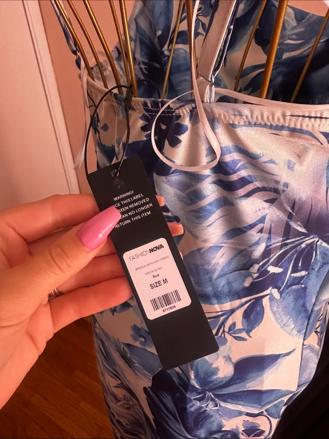 🇨🇦Fashion Nova Blue Floral Satin Maxi Dress - Size M image indicator(4)