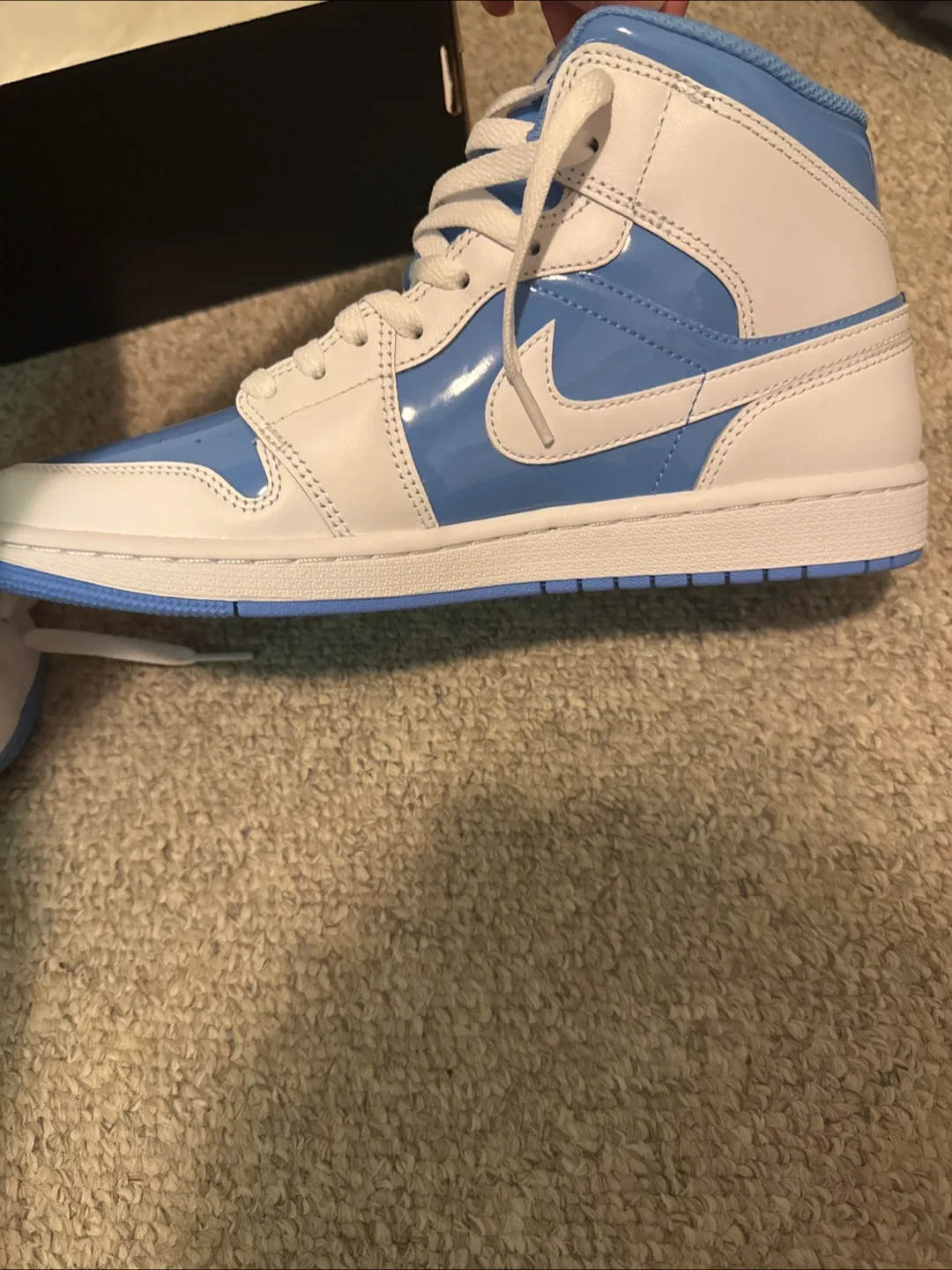 Air Jordan 1 Mid University Blue image indicator(3)