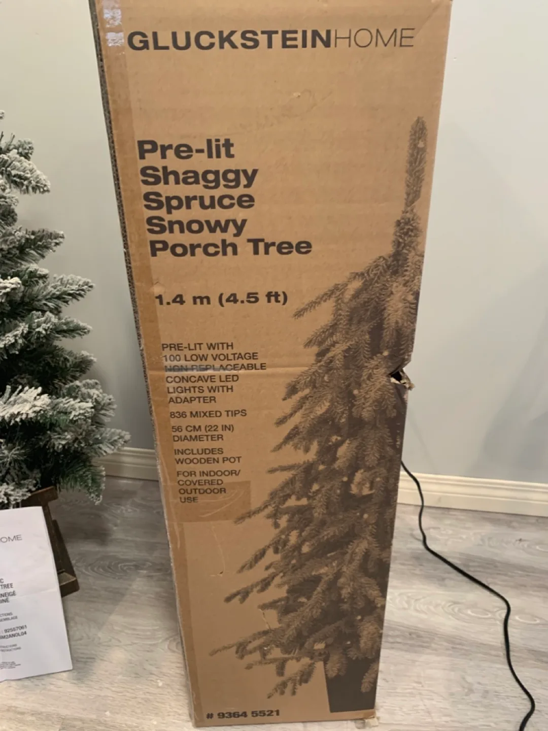 Gluckstein 4.5' Pre-lit Christmas/Porch Tree image indicator(4)