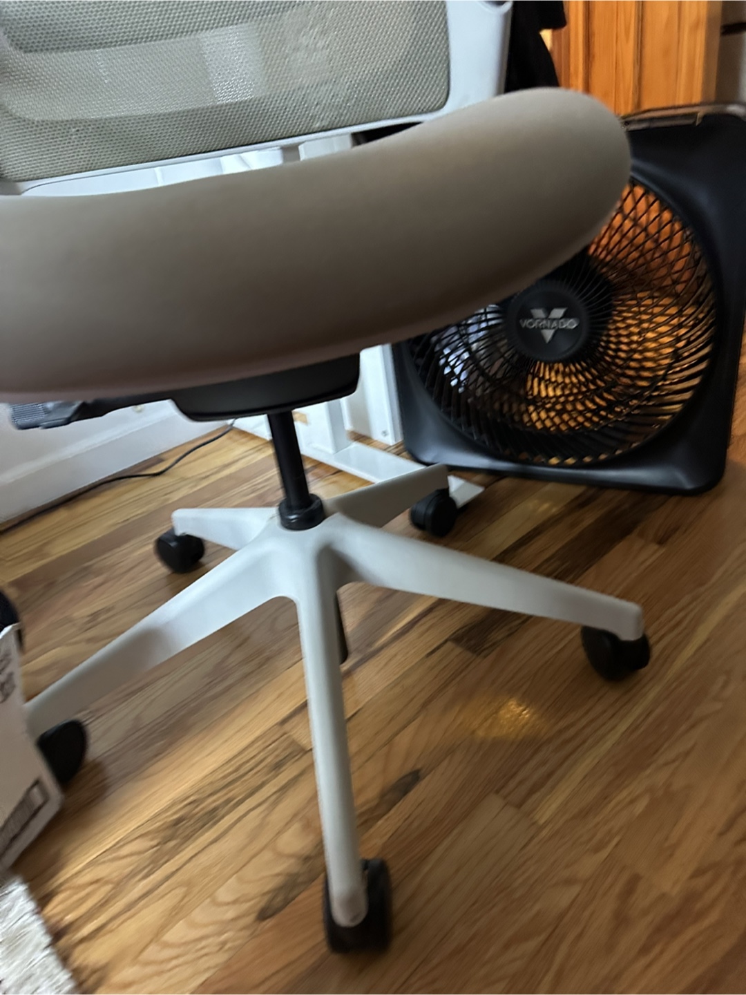 Office chair - photo 2