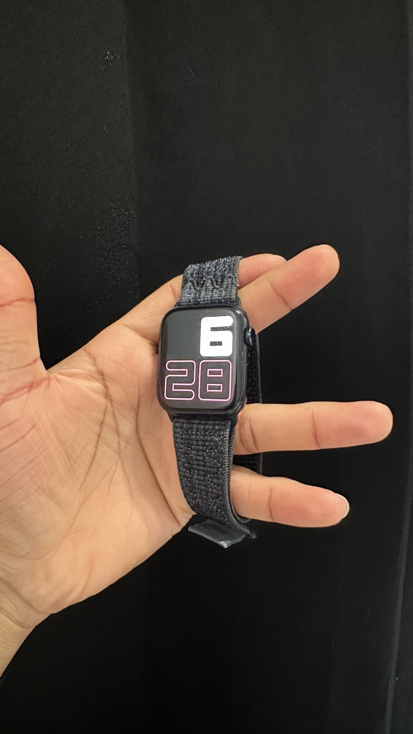 Apple Watch SE (2nd Gen) 44mm - photo 4