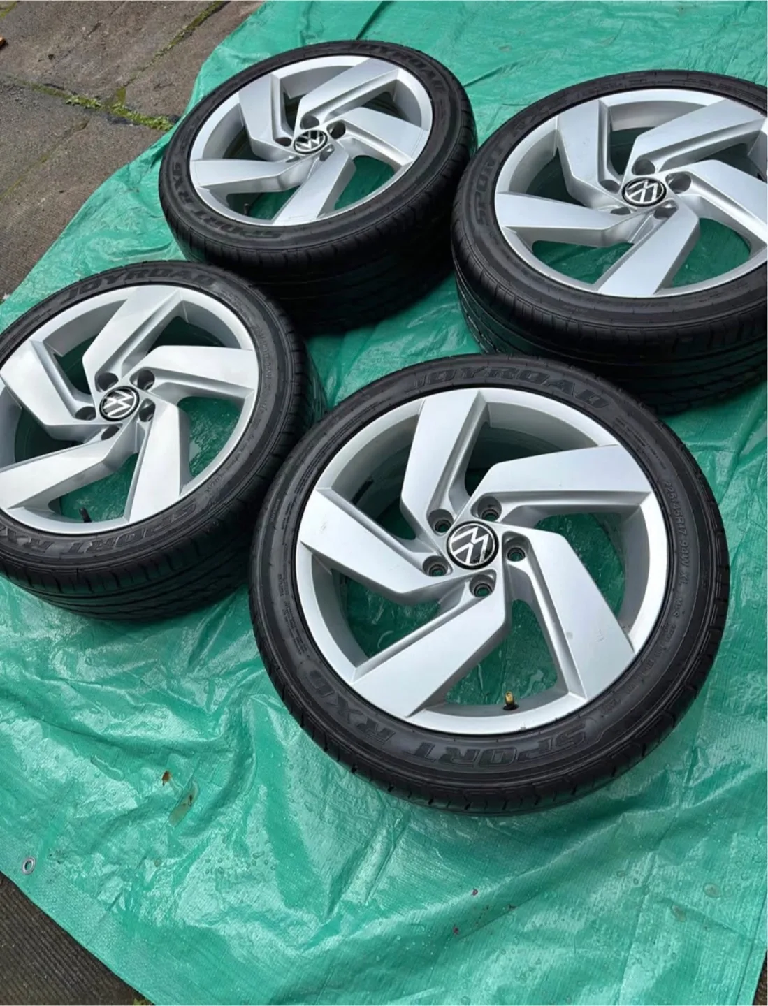 Volkswagen 225/45R17 Alloy Wheels - Set of 4 thumbnail