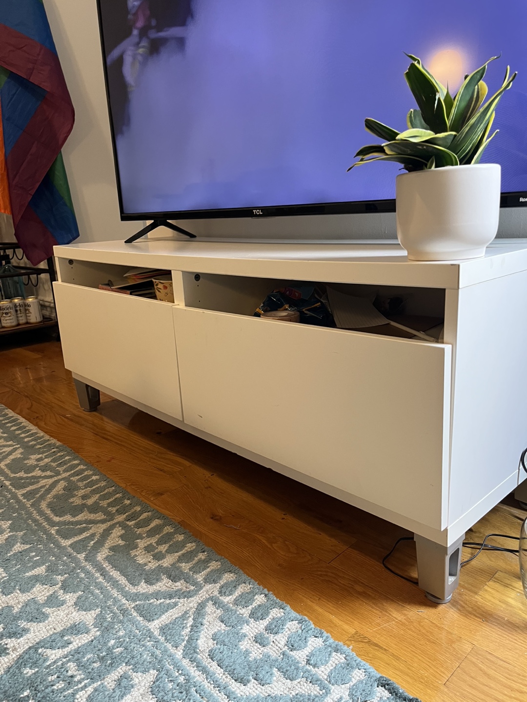 White TV stand/cabinet