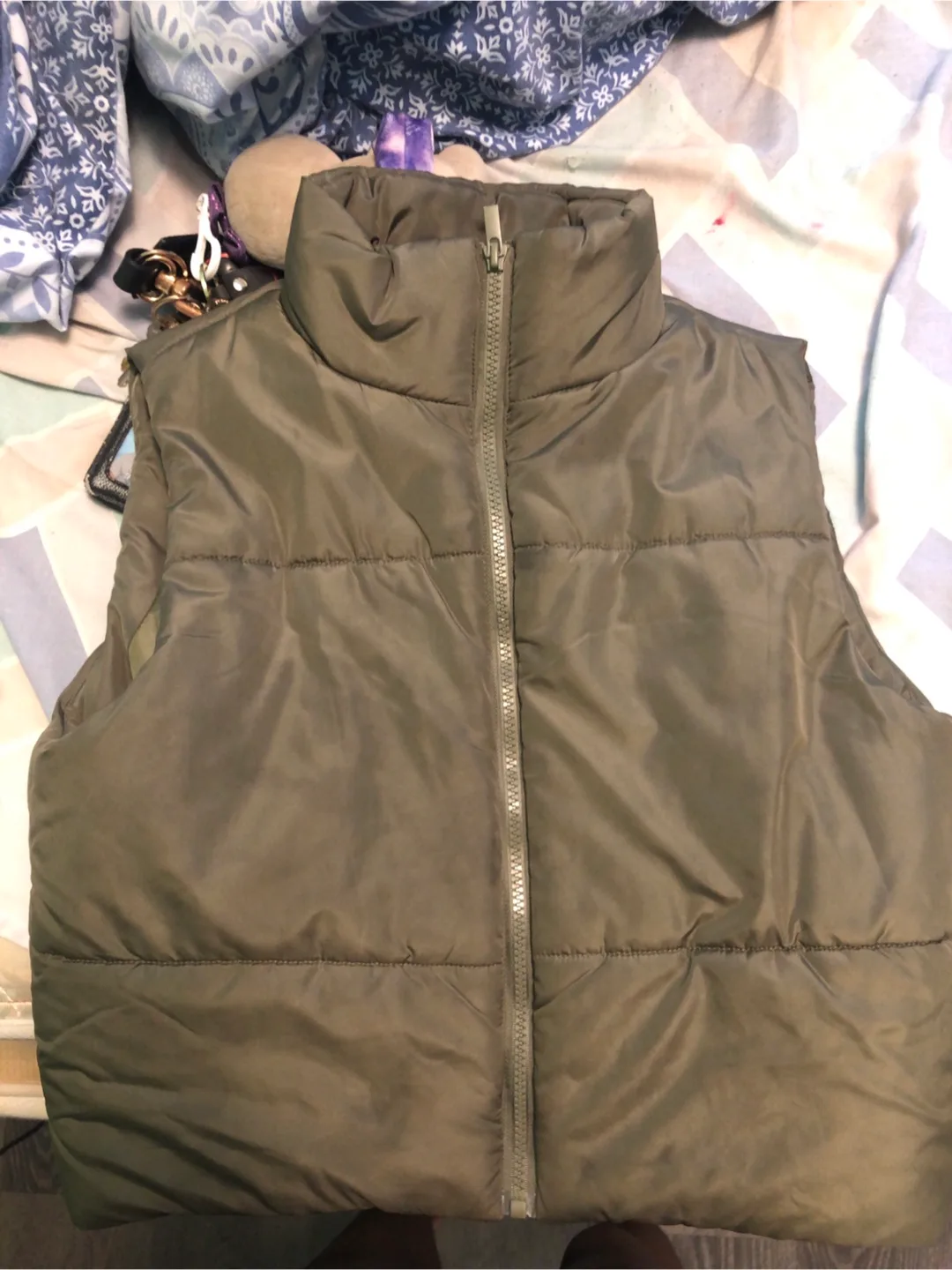 Forever 21 Puffer Vest - Size Small image indicator(3)