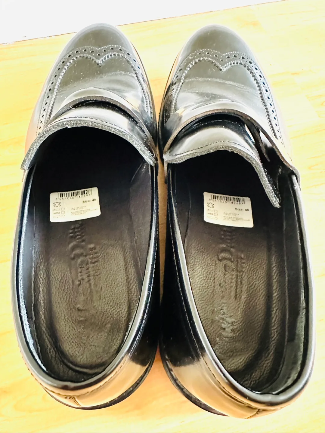Massimo Dutti Black Leather Loafers Size 8 image indicator(5)