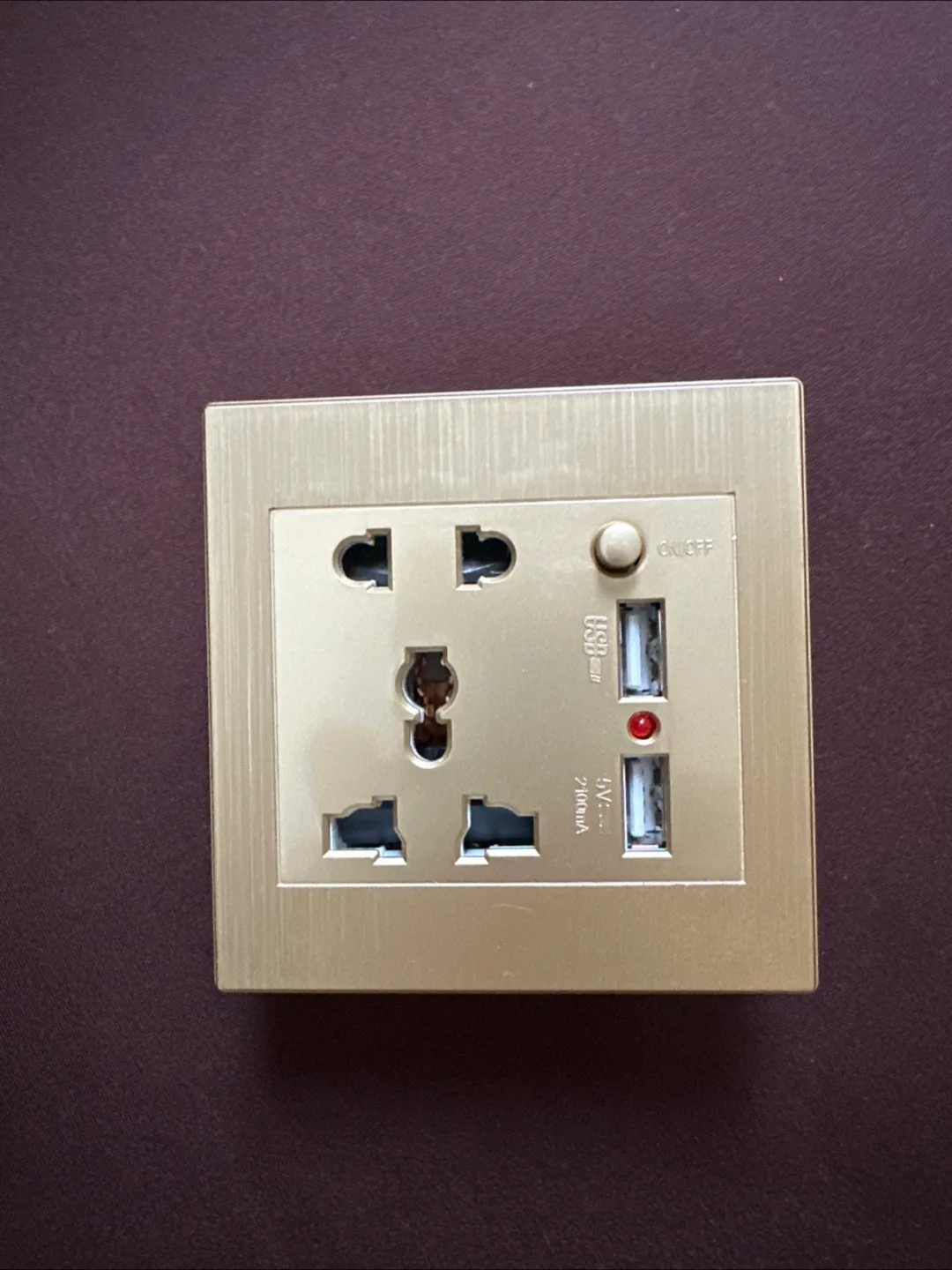 Multi-Outlet Wall Socket with USB Ports thumbnail
