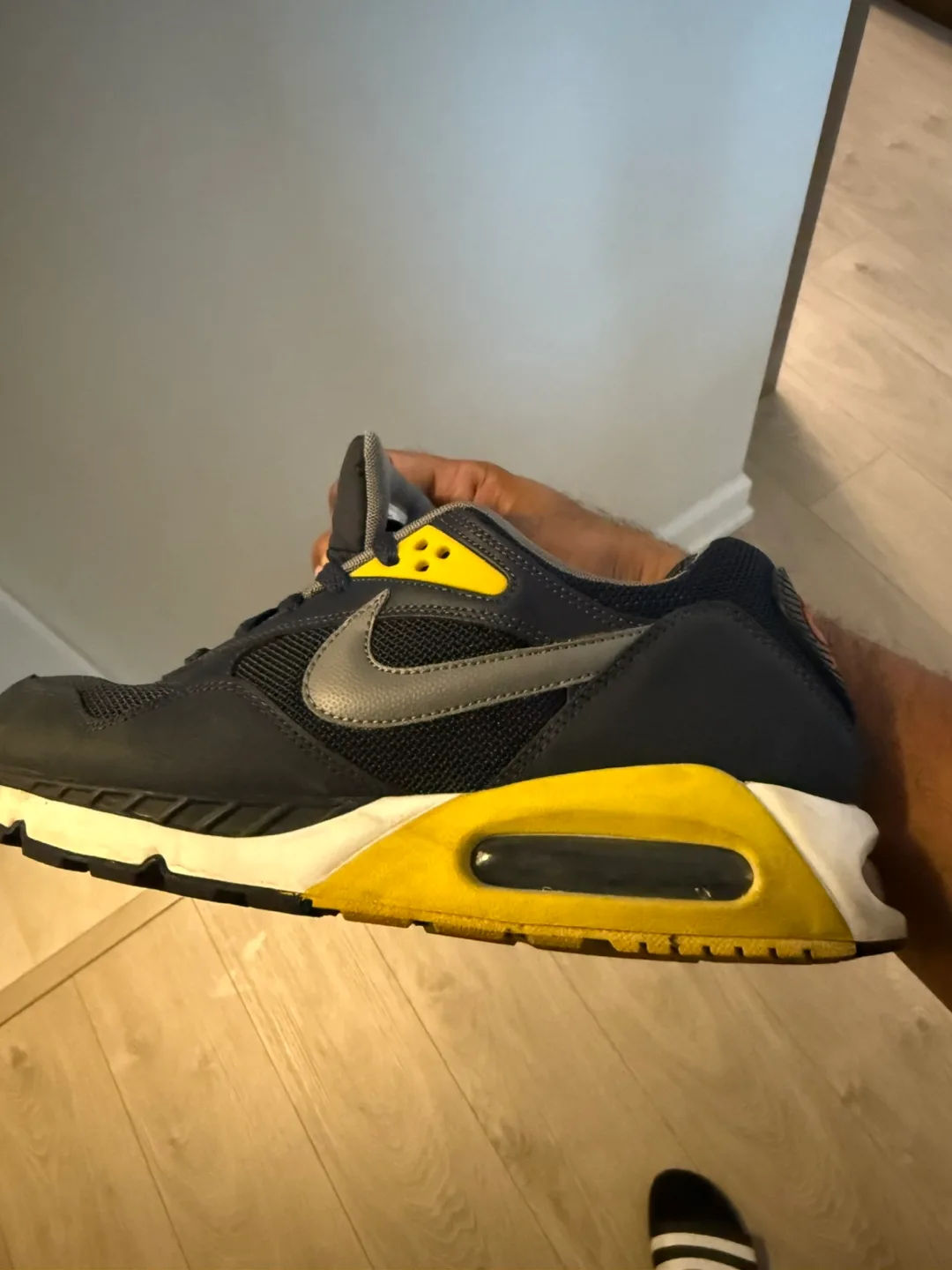 Nike Air Max corelate Shoes - Size 10.5 image indicator(3)