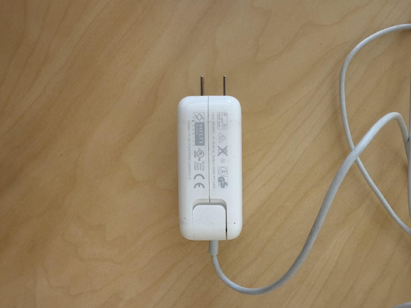 Apple 14.85V 3.05A Power Adapter - photo 5