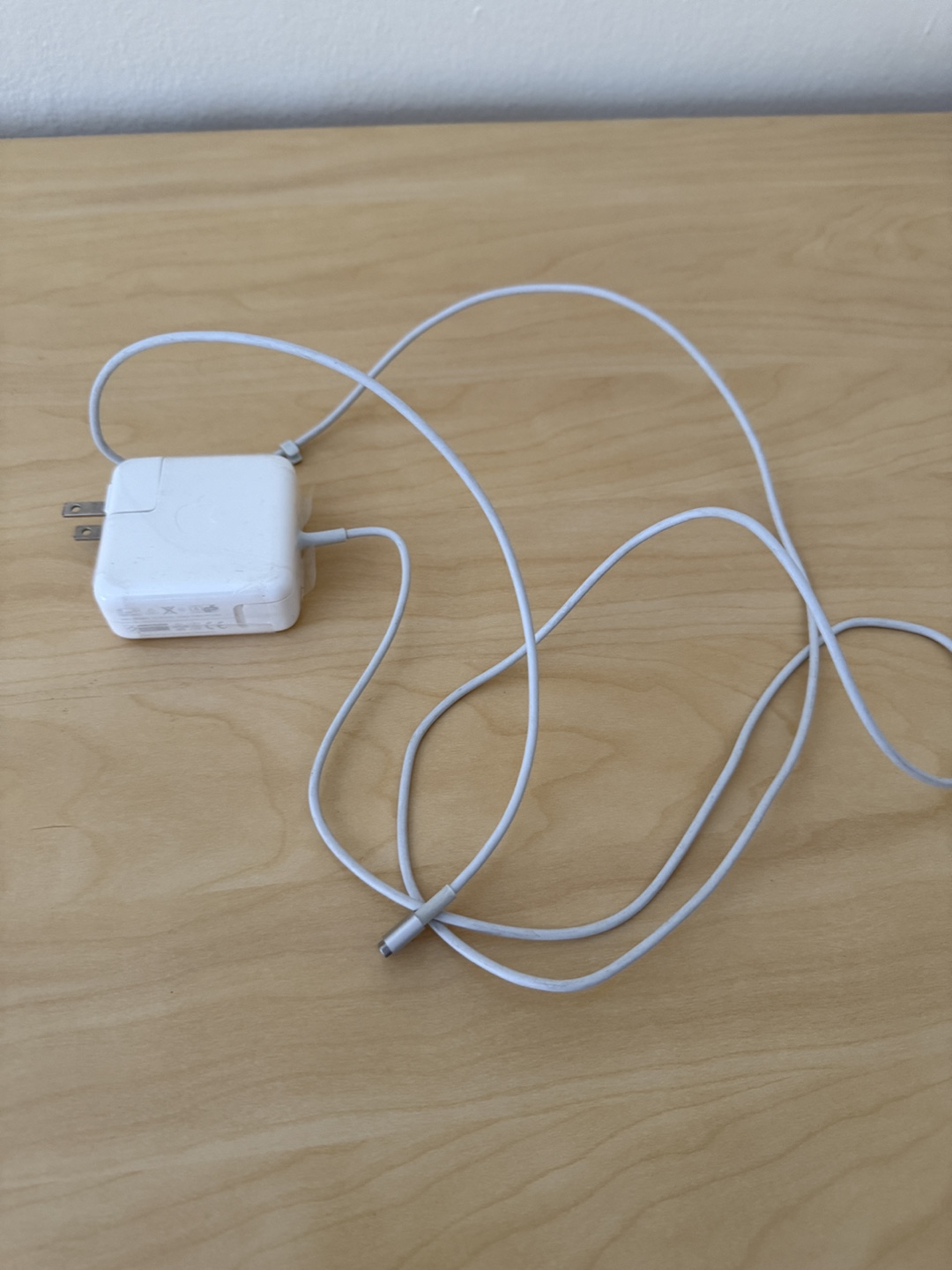 Apple 14.85V 3.05A Power Adapter