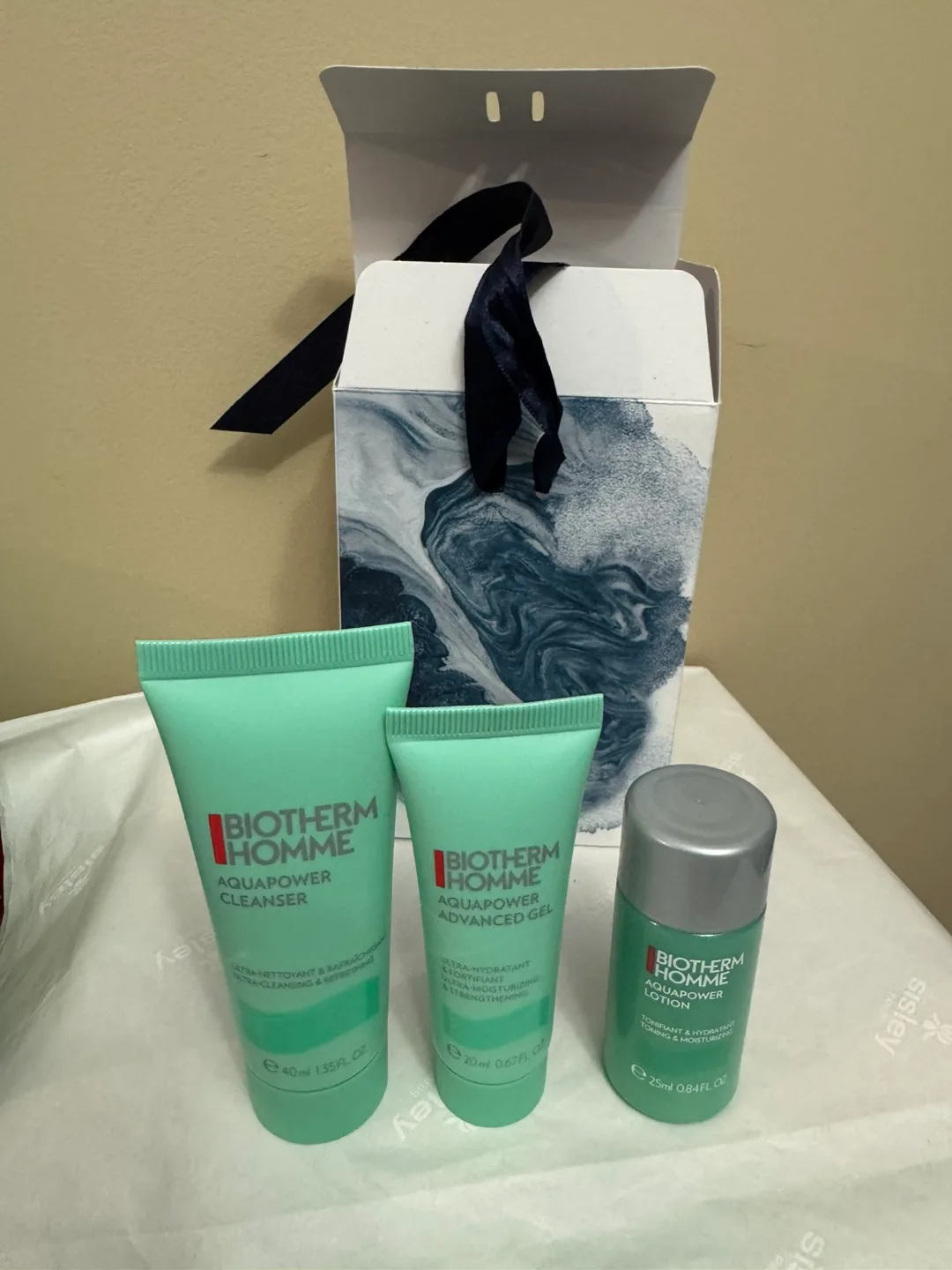 Biotherm Homme Moisturizing Essentials Set image indicator(2)