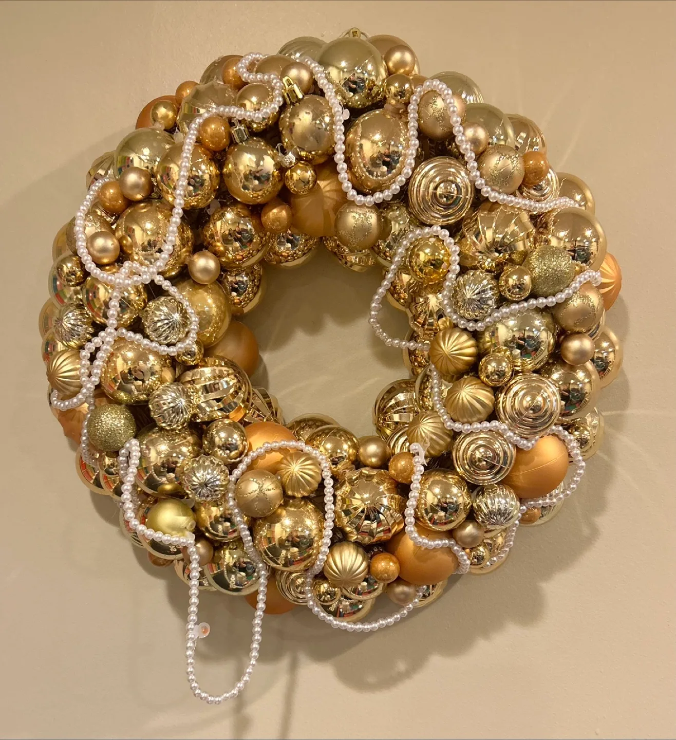✨Beautiful Hand Made Gold Ornament Wreath thumbnail
