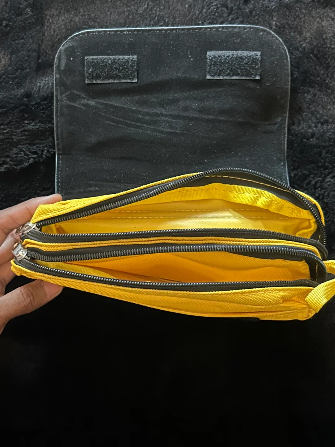 Pokémon Pikachu Yellow Crossbody Bag image indicator(2)