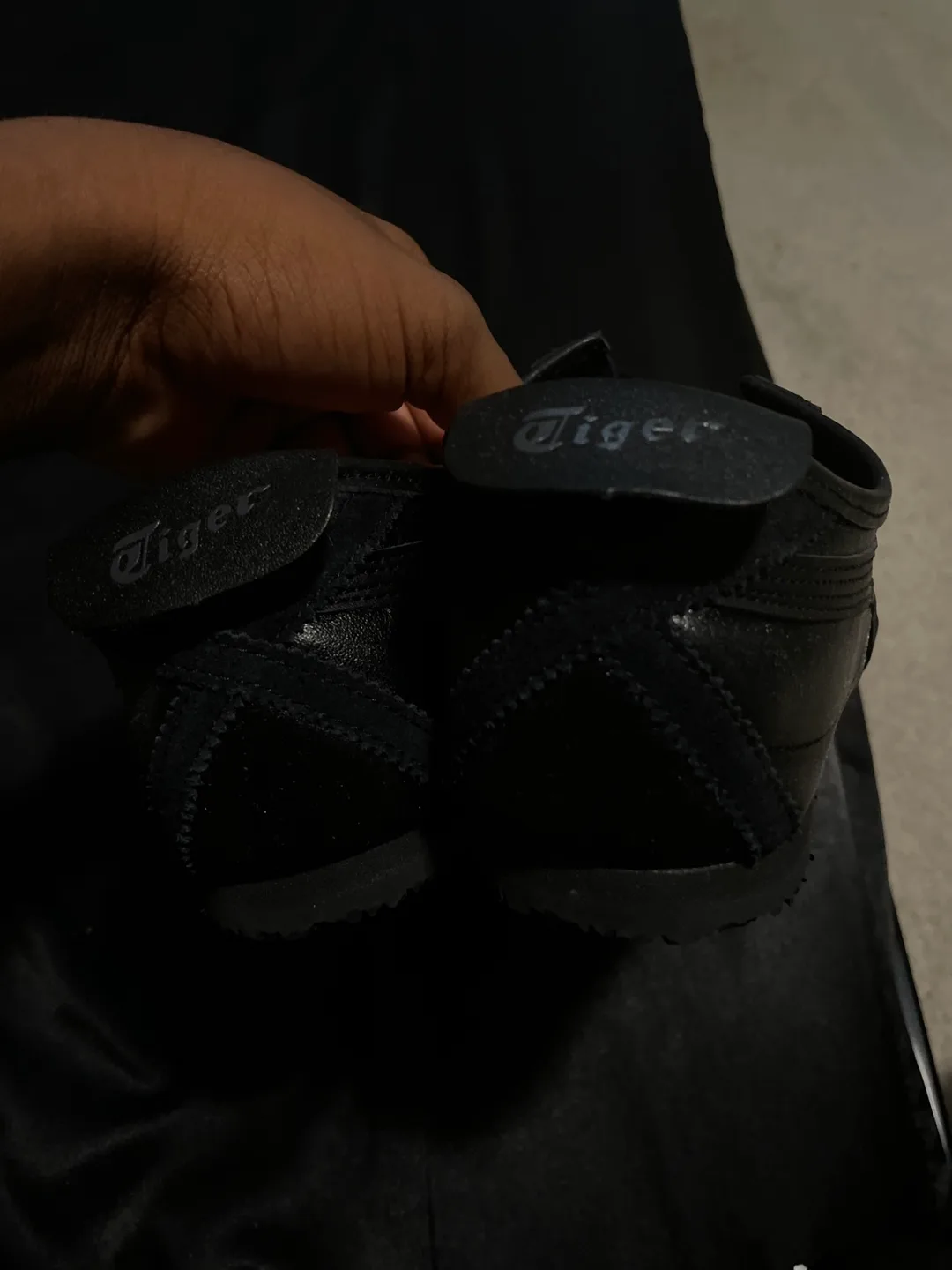 Onitsuka tigers image indicator(3)