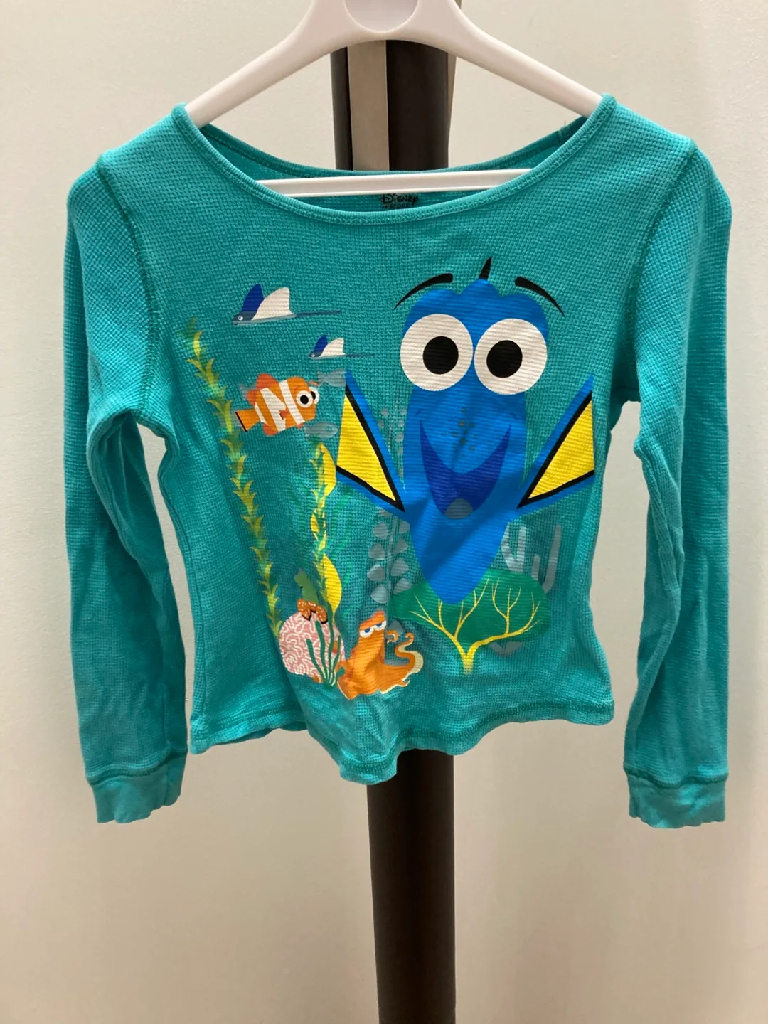 🇨🇦🍁Disney Store Finding Dory Shirt - Size 9/10 thumbnail