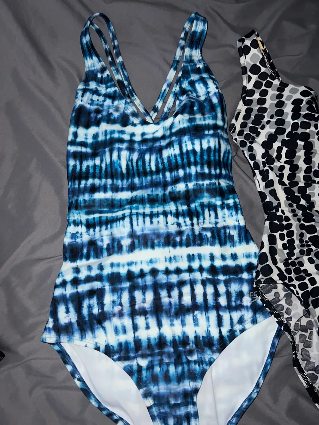 Swimsuits image indicator(3)