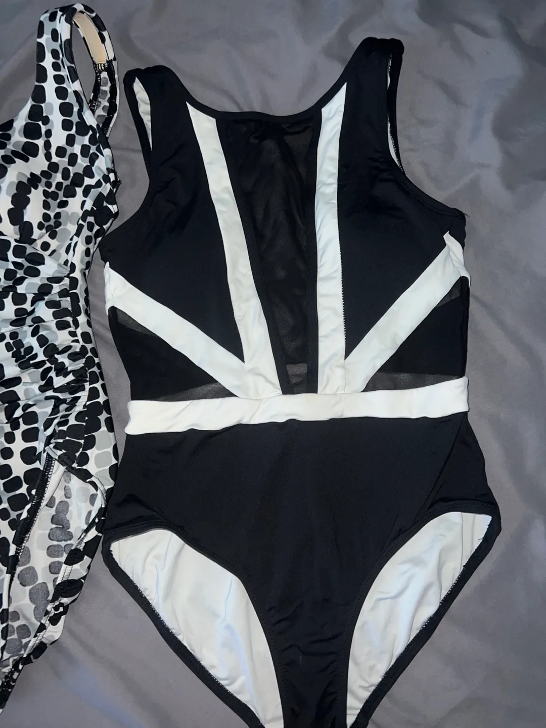 Swimsuits image indicator(2)