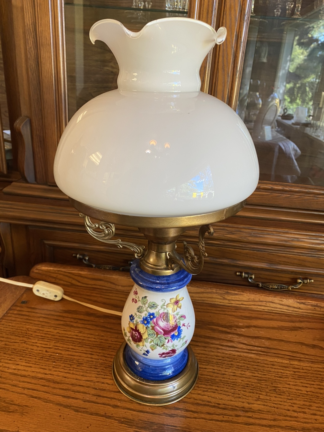 Vintage Floral Table Lamp