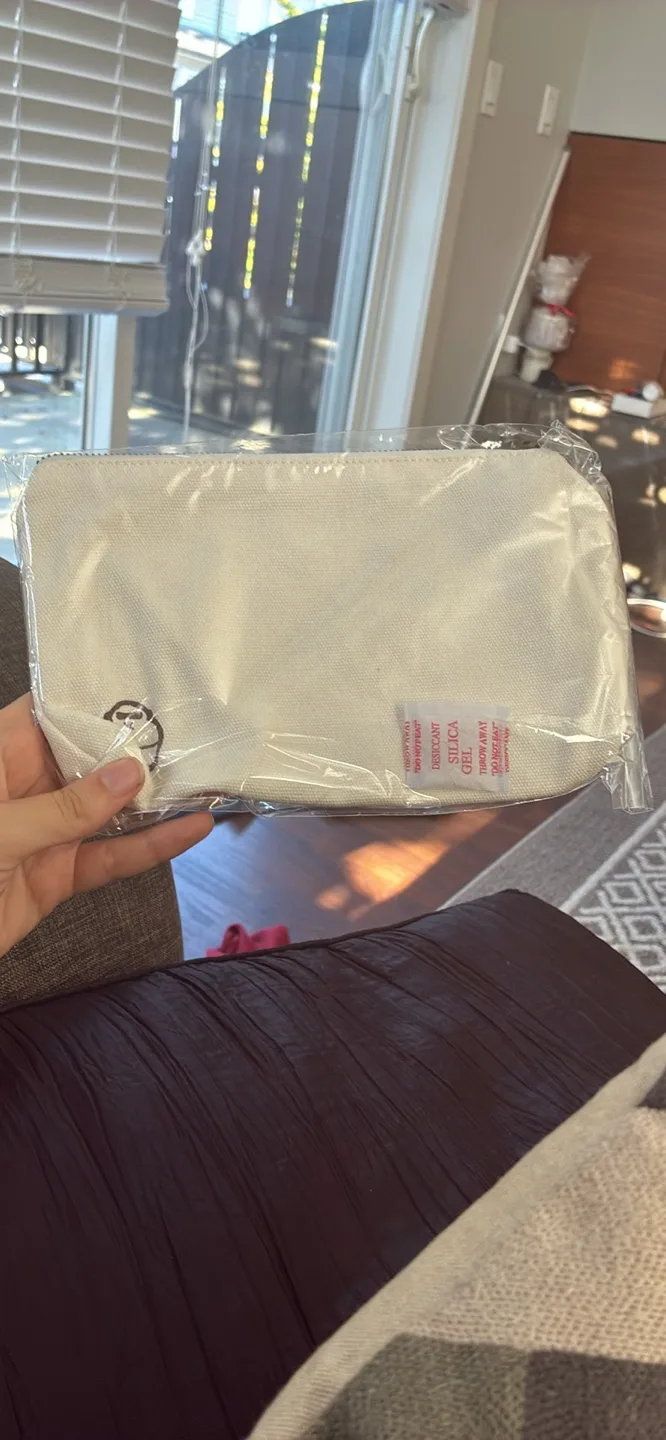 Good Vibes Only Pouch - New image indicator(2)