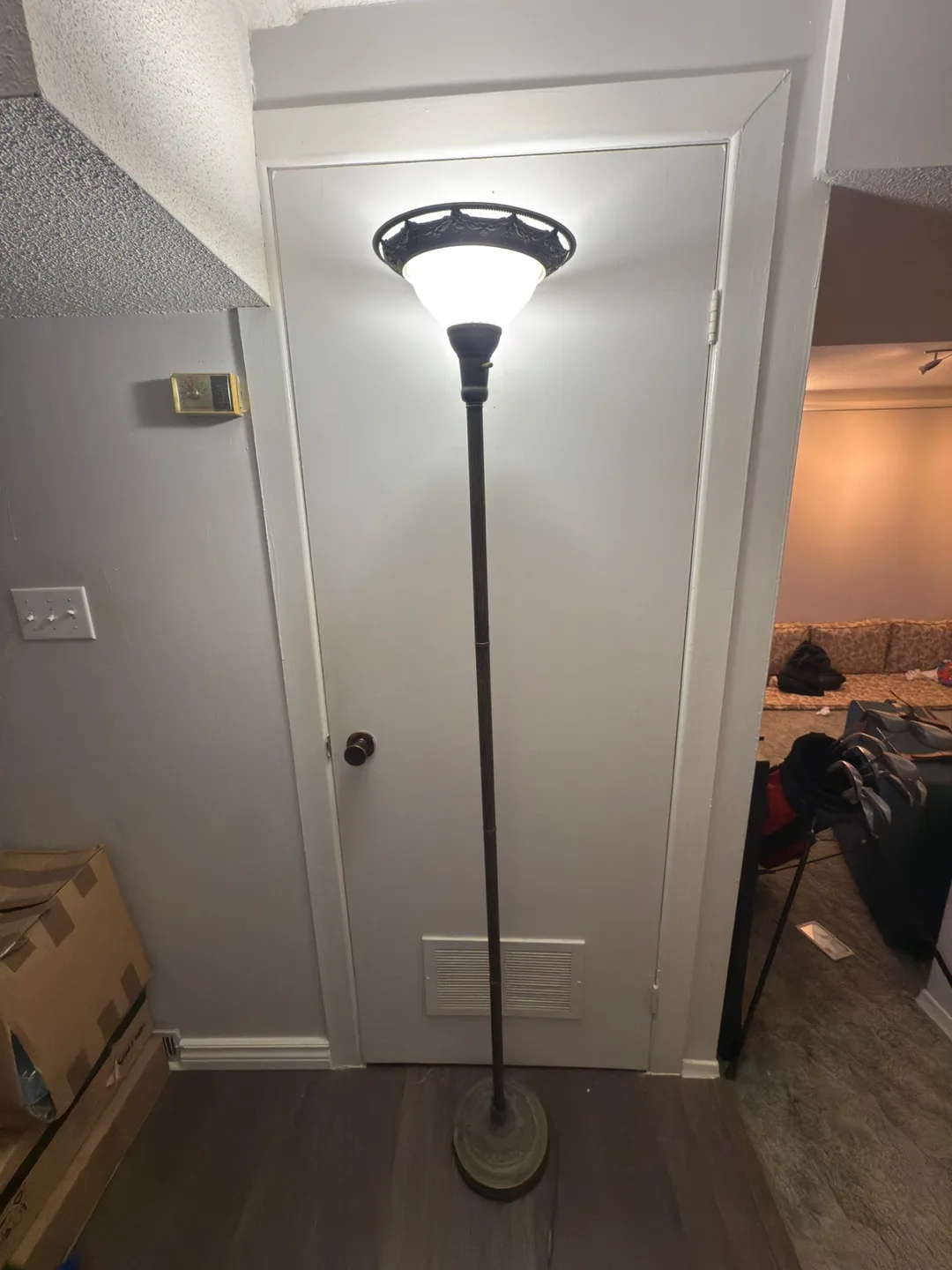 Floor Lamp thumbnail