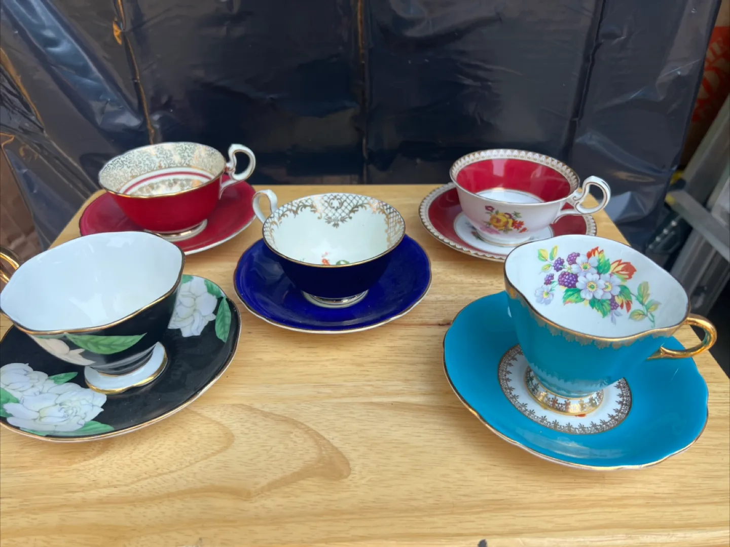 Antique Tea Cups & Saucers thumbnail