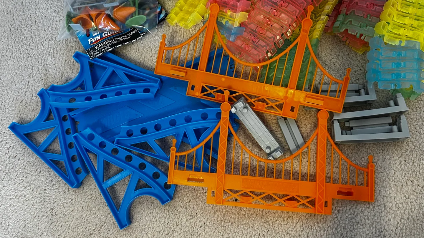 Magic Tracks Mega Set - 18ft Speedway thumbnail