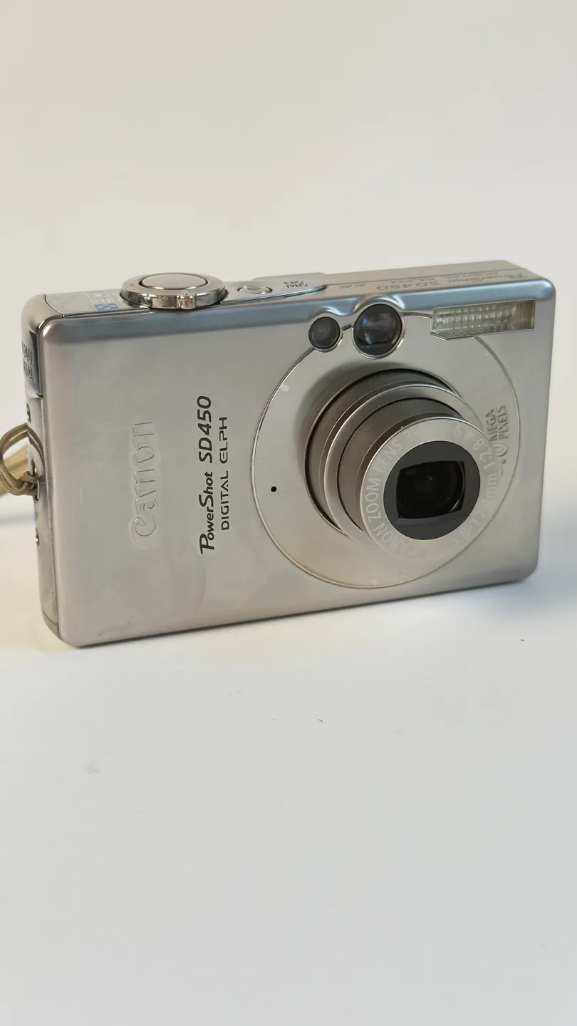 Canon PowerShot SD450 Digital ELPH Camera thumbnail