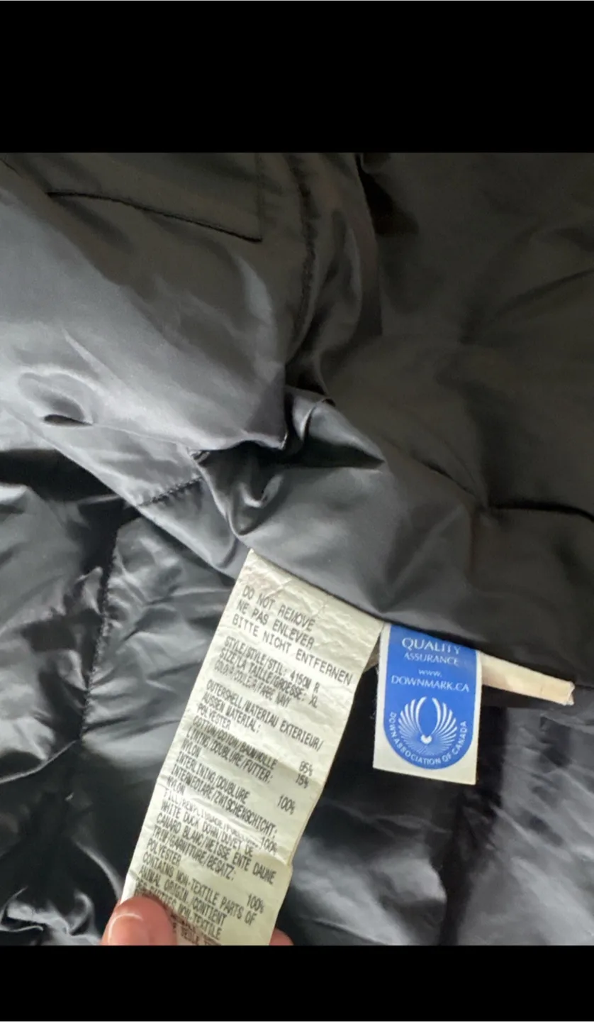 Canada Goose Vest - Black, Size M image indicator(3)