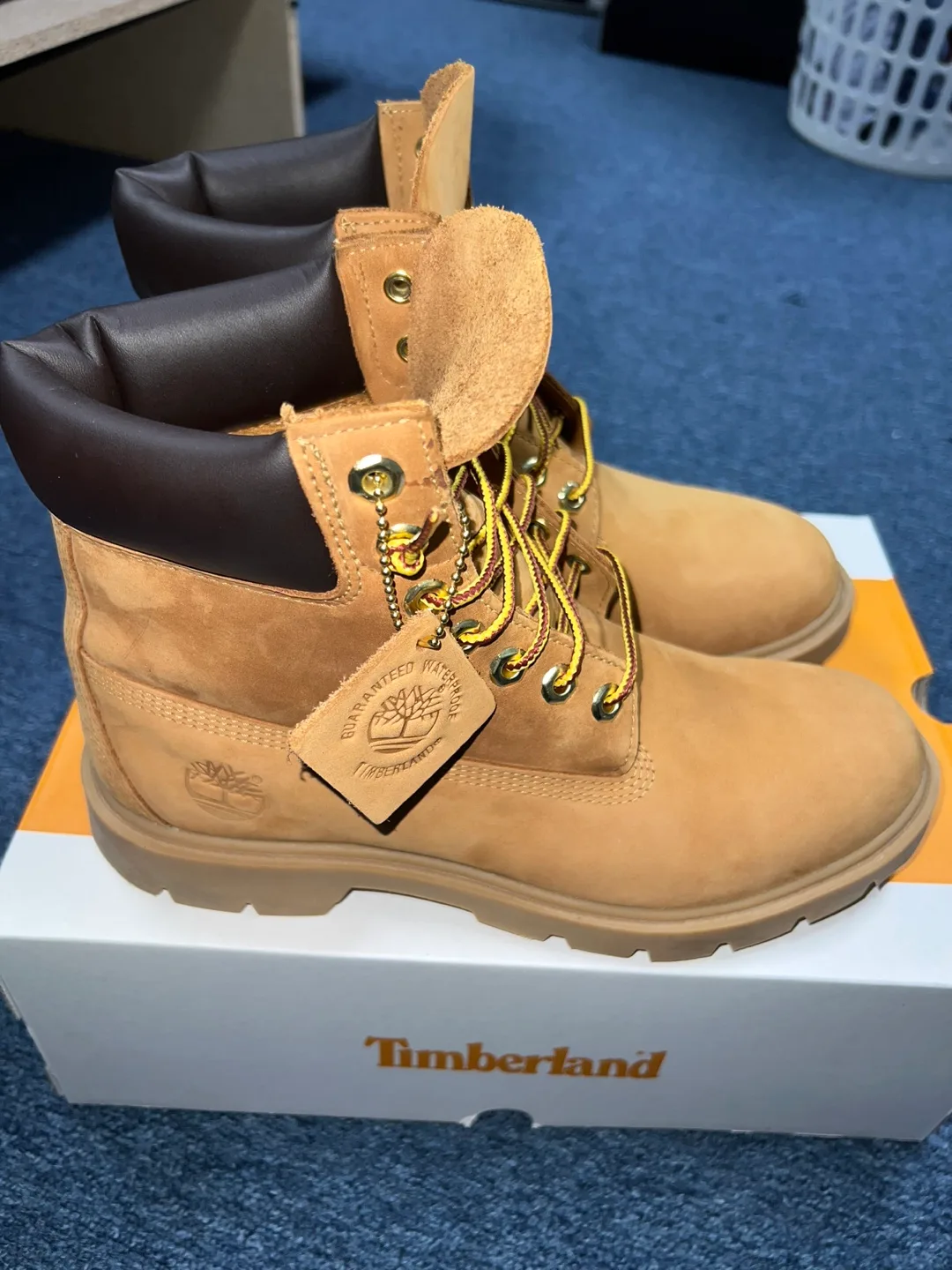 Mens Timberland Classic Wheat Waterproof Boots - Size 8.5 image indicator(3)