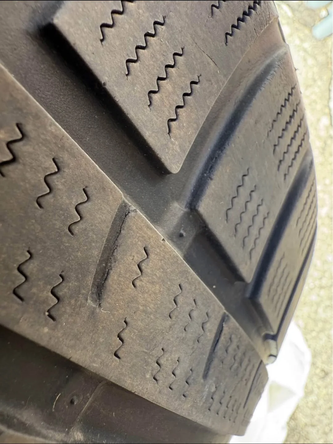 winter tires 2x 225/40/19Sottozero x2 255/35/19nexen image indicator(9)