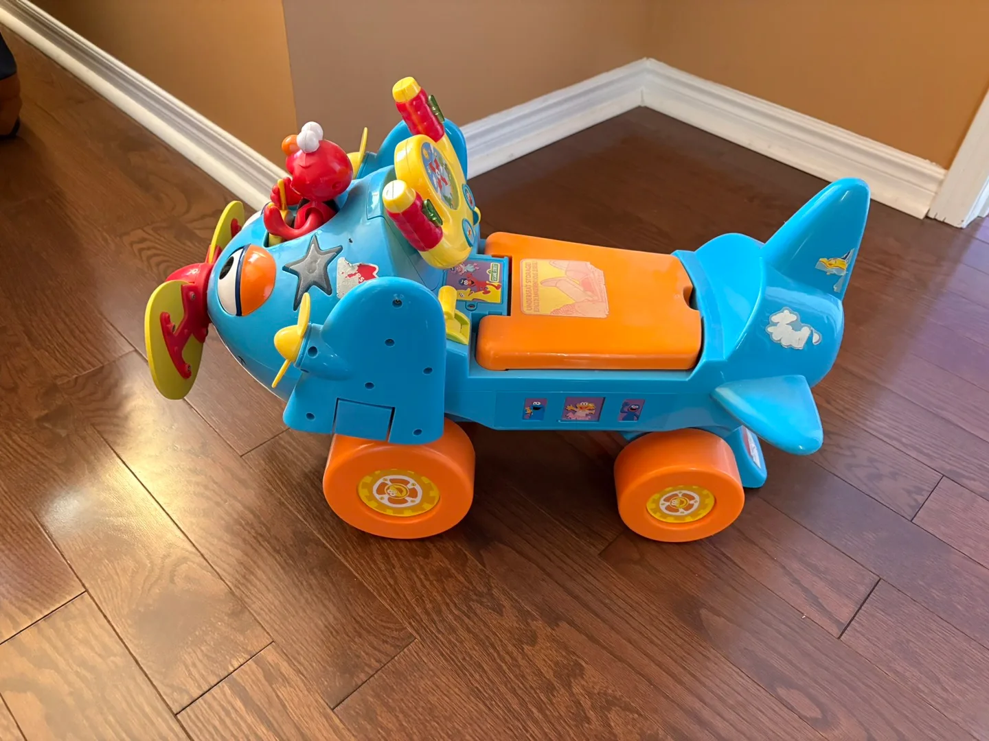 Sesame Street Elmo Airplane Ride-On Toy thumbnail