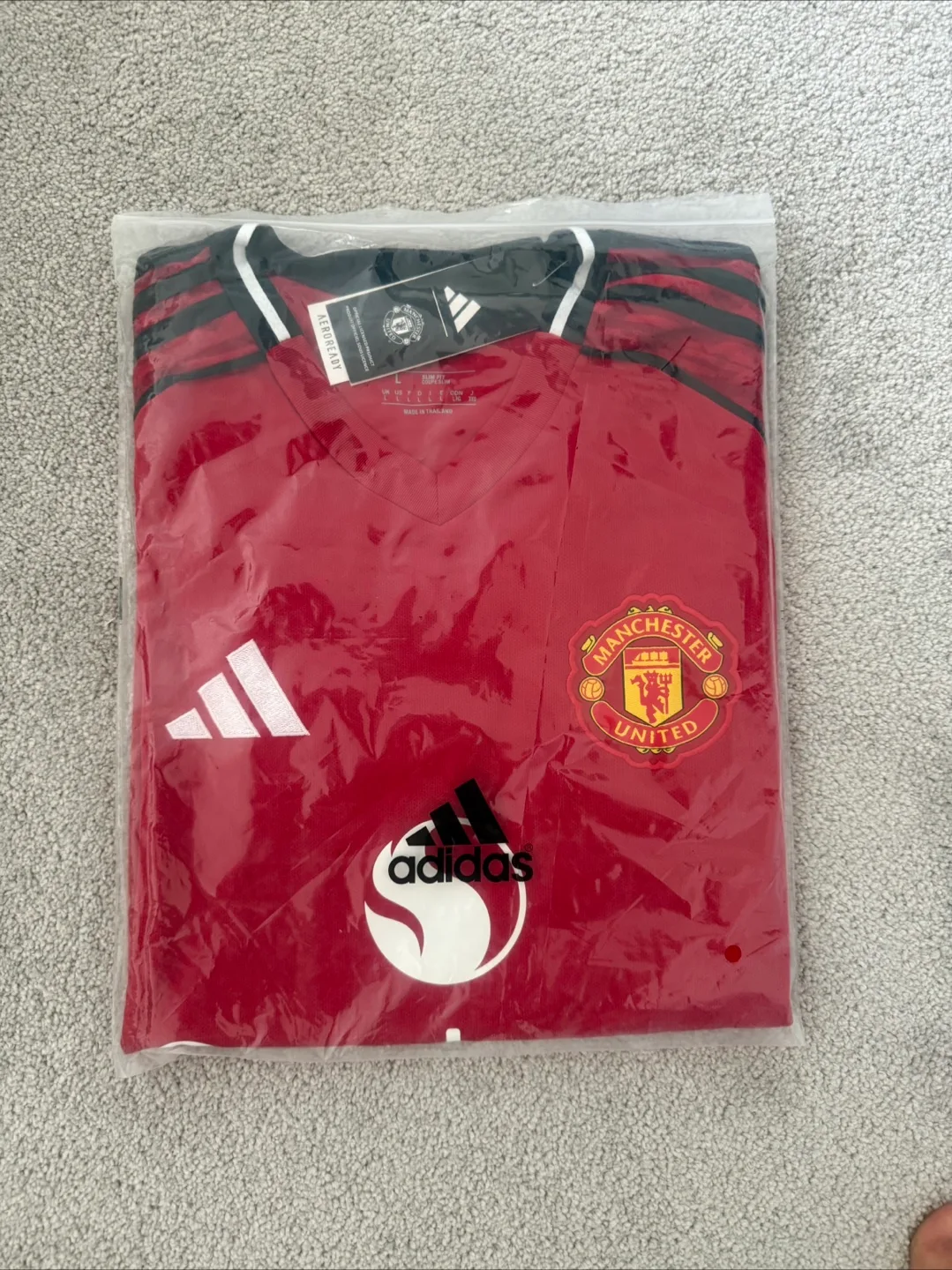 BNWT L New Season Manchester United 25/26 Jersey image indicator(5)