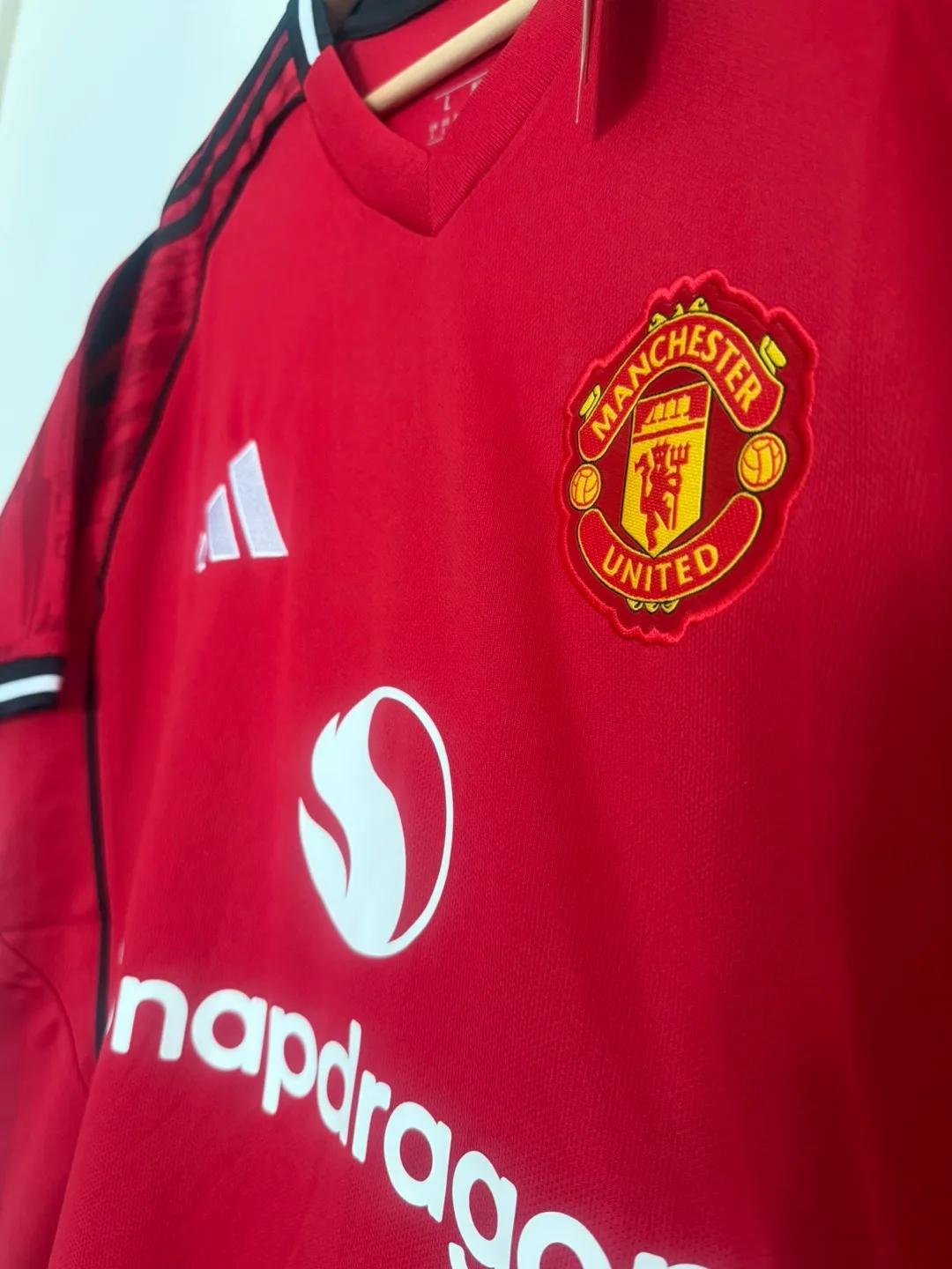 BNWT L New Season Manchester United 25/26 Jersey image indicator(3)