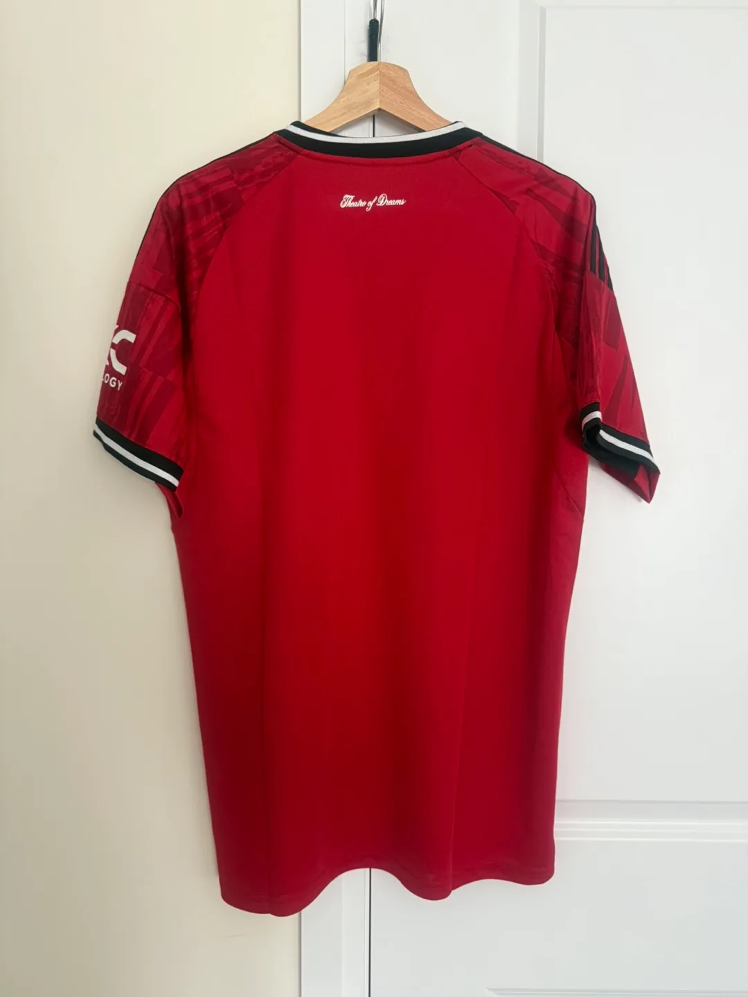 BNWT L New Season Manchester United 25/26 Jersey image indicator(4)