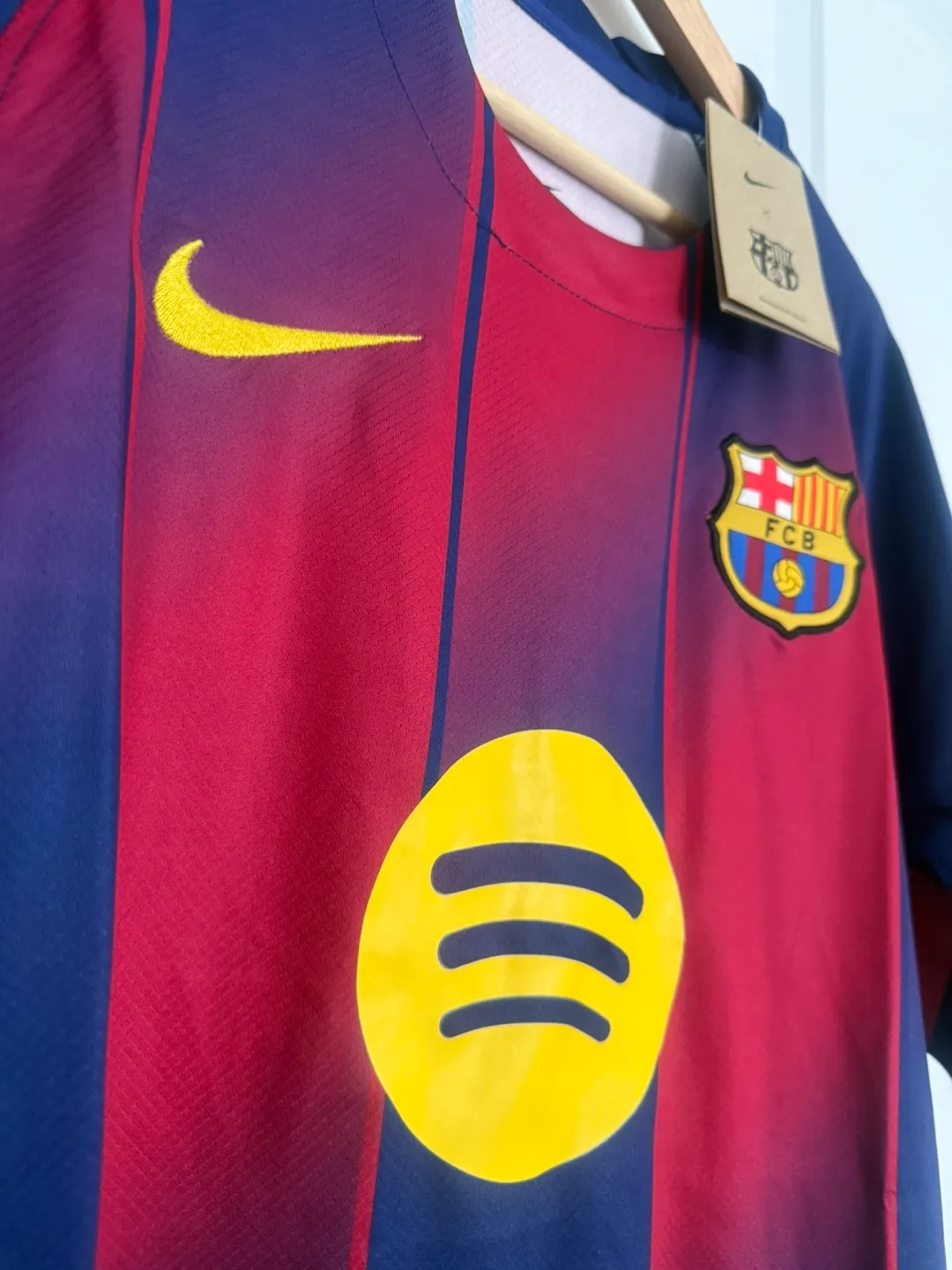 BNWT L New Season Barcelona 25/26 Jersey image indicator(3)