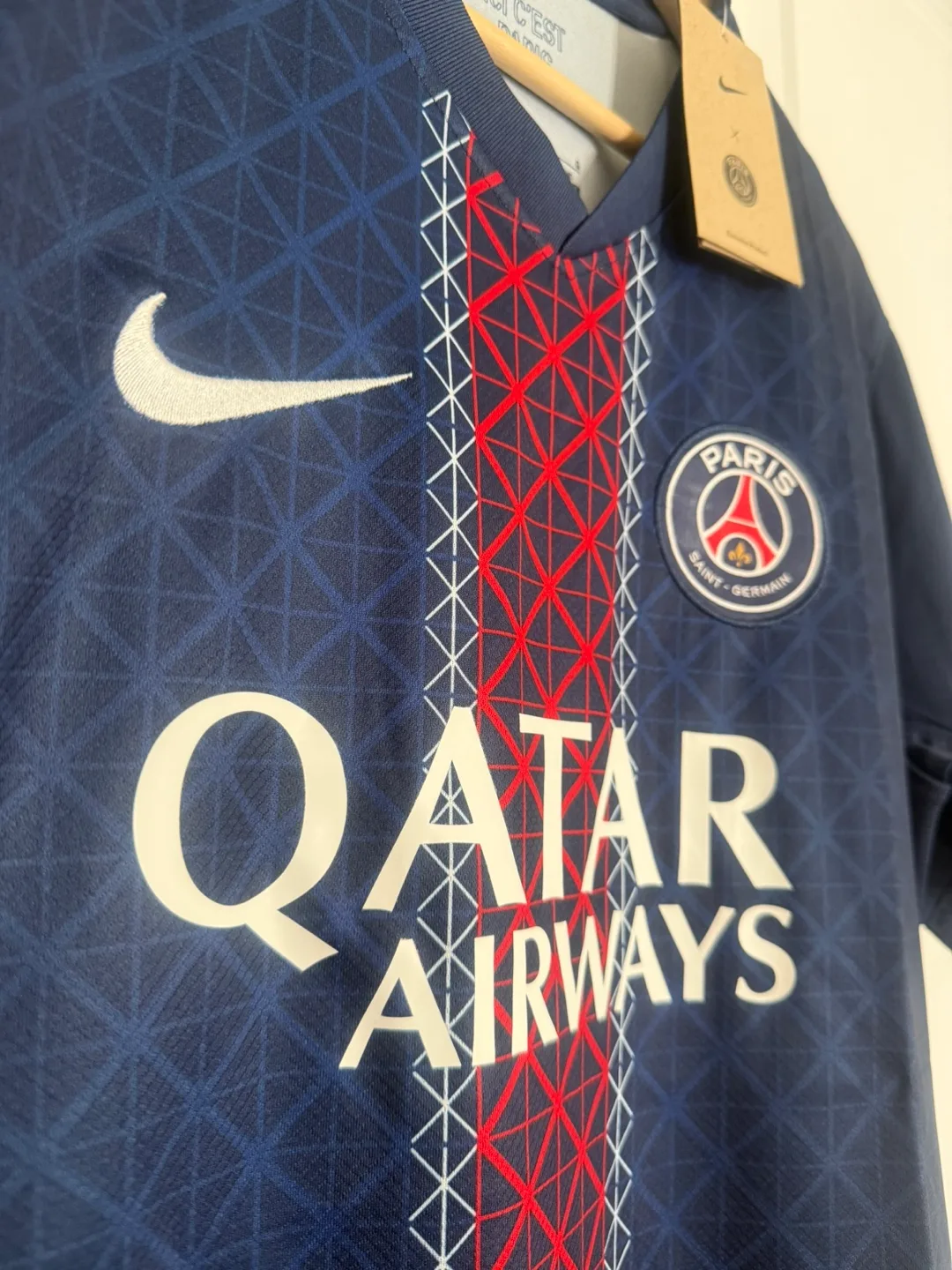 BNWT L New Season PSG 25/26 Jersey image indicator(3)
