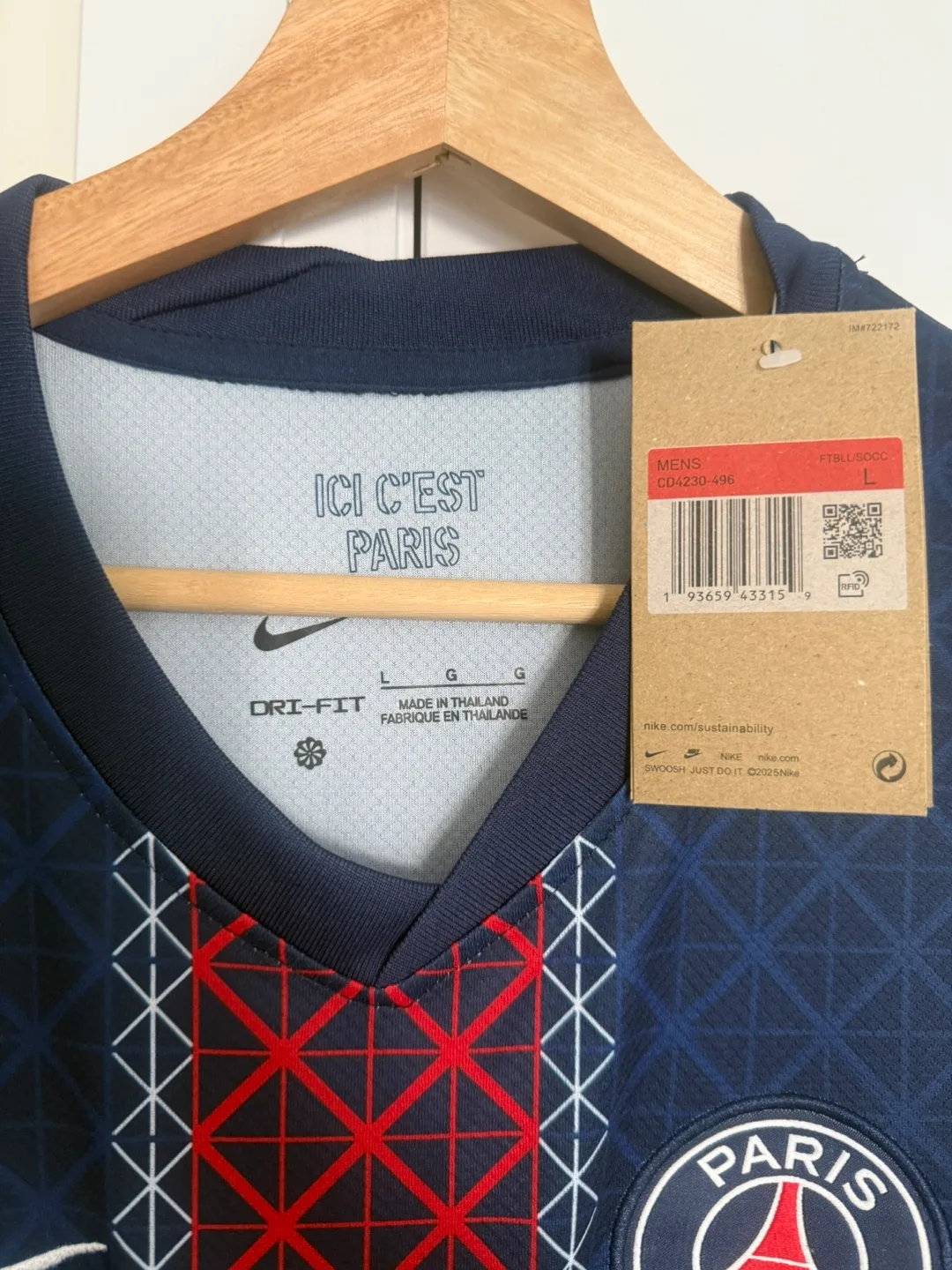 BNWT L New Season PSG 25/26 Jersey image indicator(2)