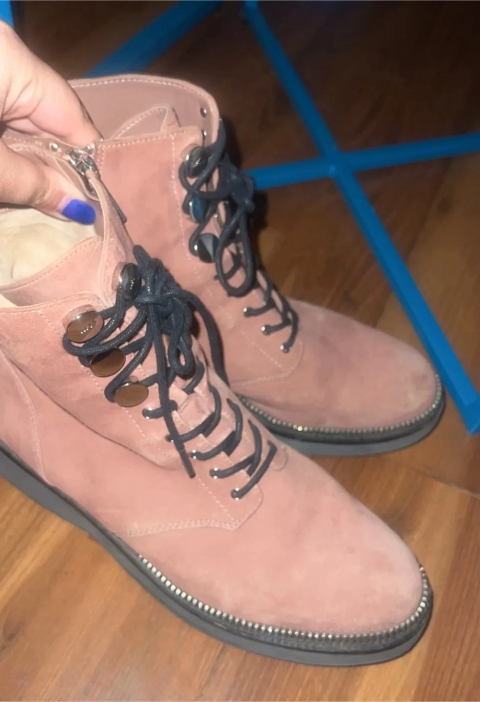 Michael Kors Boots thumbnail