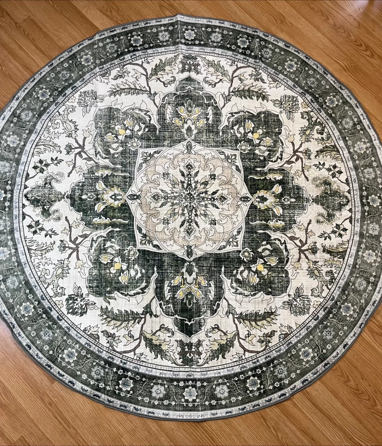 Brand New 6ft Round Area Rug thumbnail