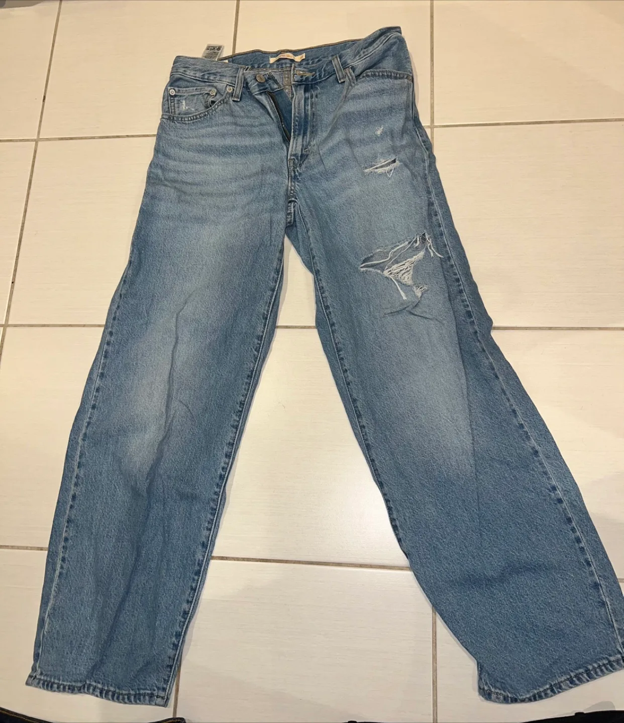 Levi's Baggy Dad Jeans - Size 27 thumbnail