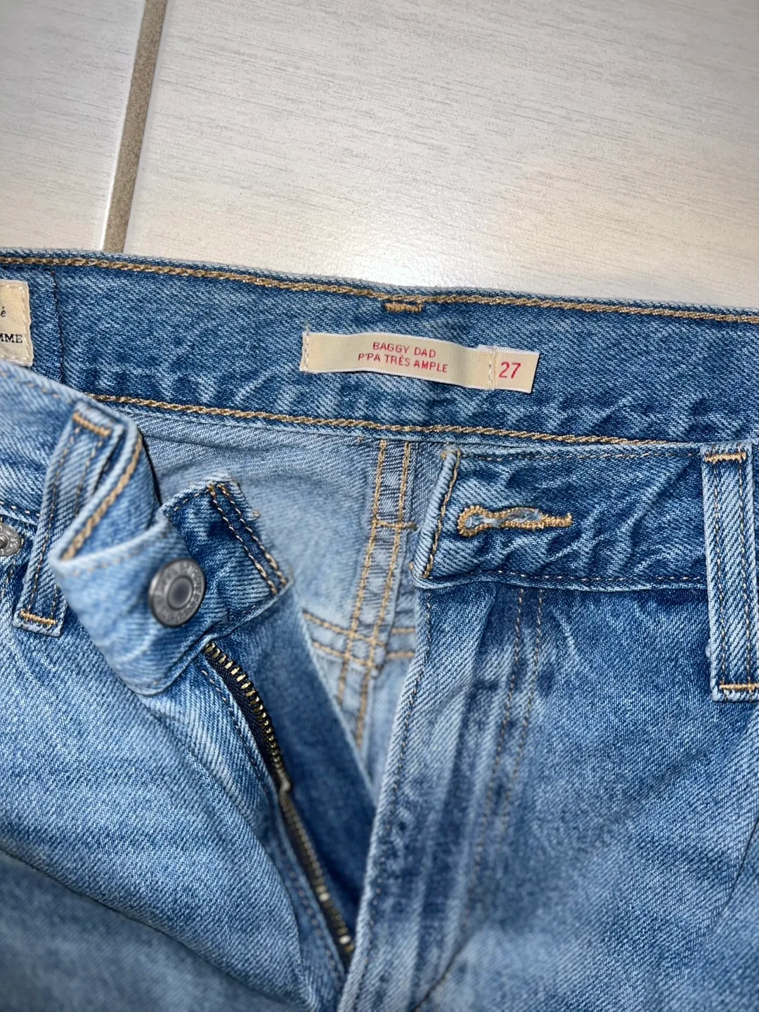 Levi's Baggy Dad Jeans - Size 27 image indicator(2)