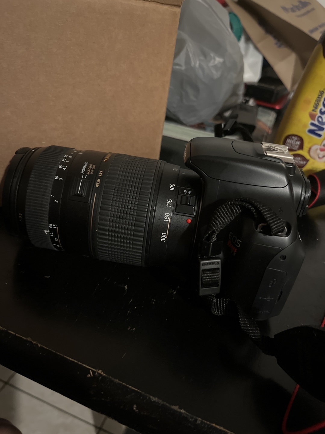 Canon EOS Rebel T3 / EOS 1100D DSLR Camera