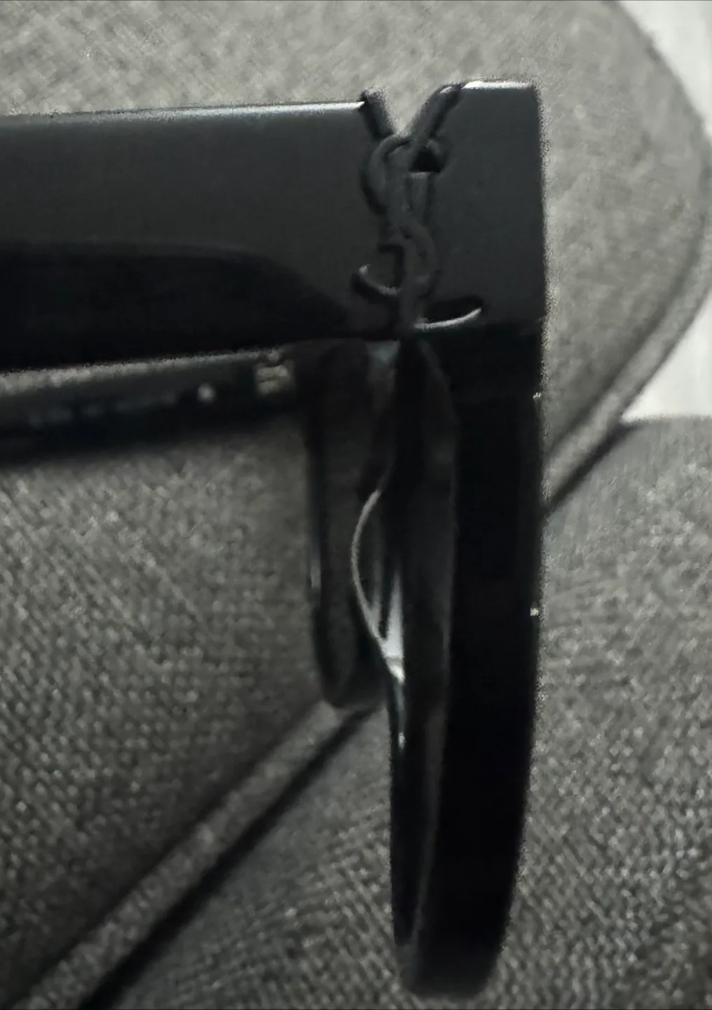 Women’s Saint Laurent Sunglasses SL M28 image indicator(2)