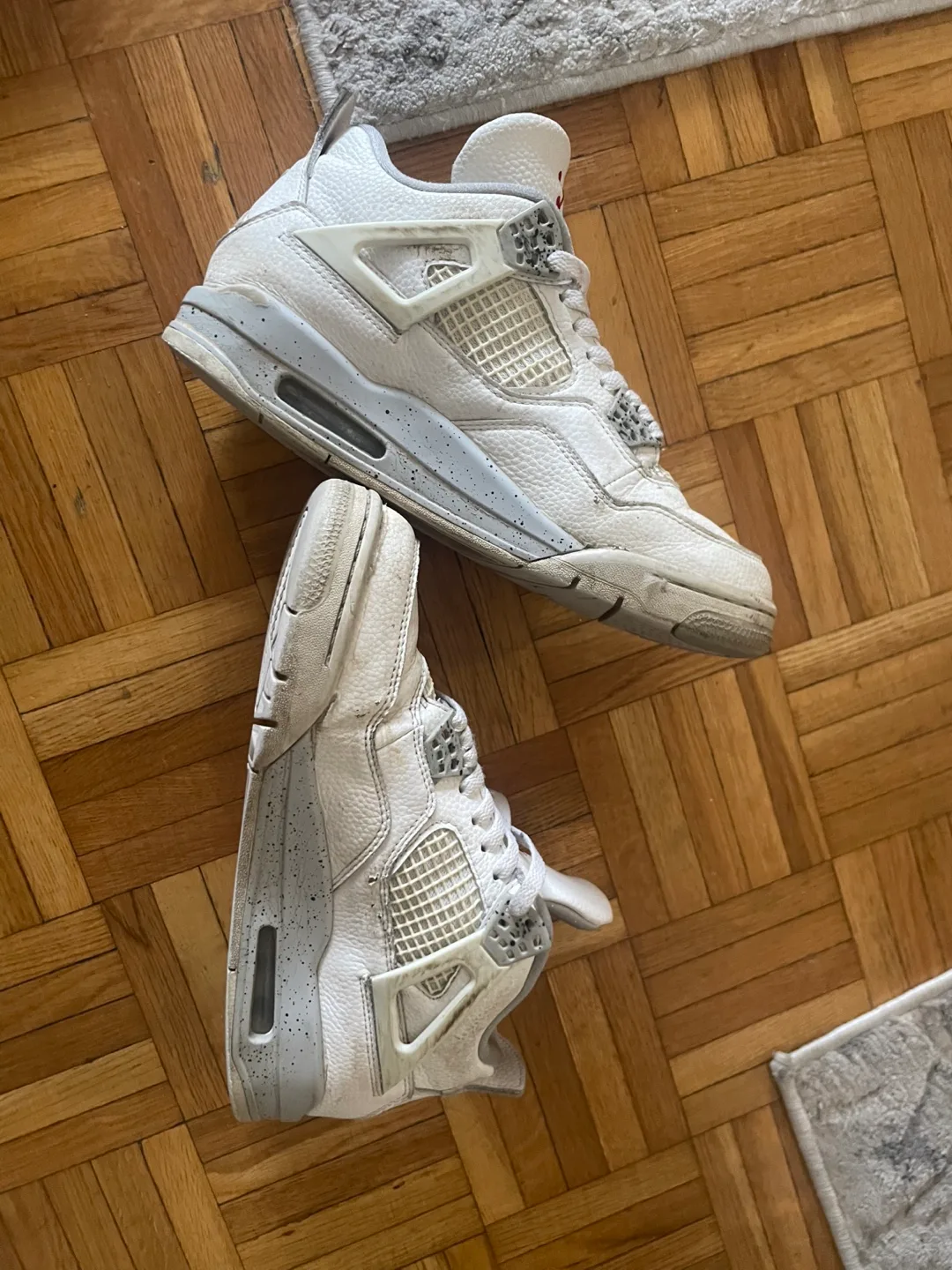 Air Jordan 4 Retro - Size 9.5 image indicator(4)